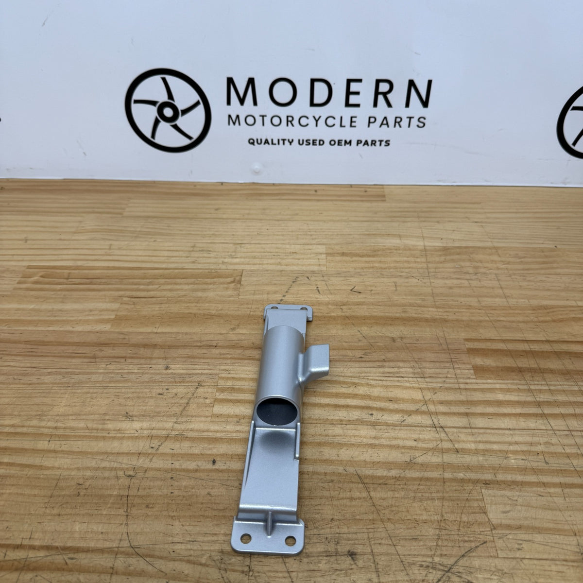 BRAND NEW Yamaha YZF-R1 2015-2019 Tank Mount 2CR-2413Y-00 Genuine OEM