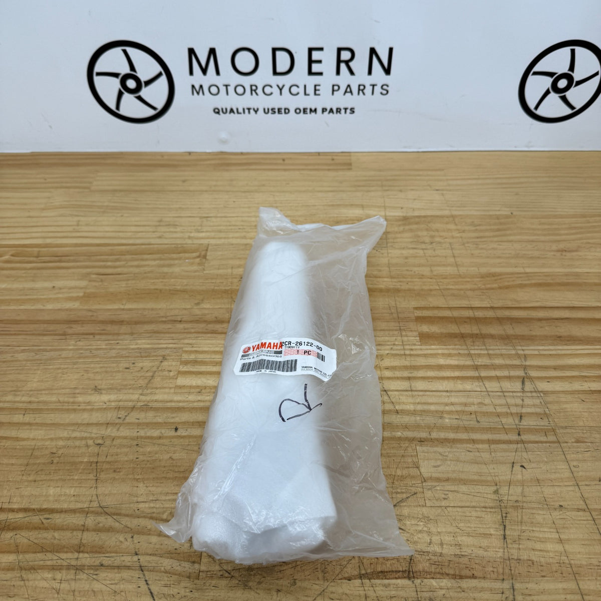 BRAND NEW Yamaha YZF-R1 2015-2019 Right Handlebar Clipon 2CR-26122-00 OEM