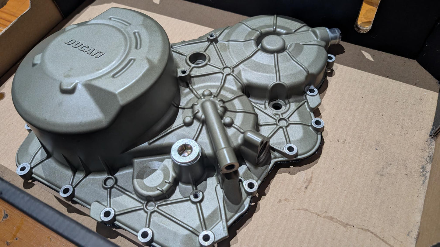 Clutch Crank Case Cover Ducati V4 V4S Streetfigher 2020 2021 24311611BH MINT!