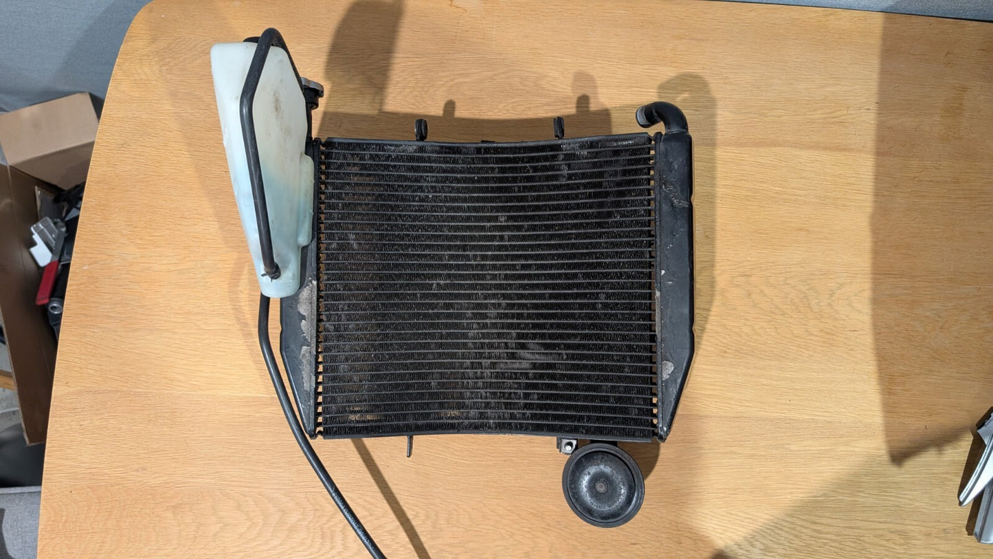 Radiator and Fan to fit 2013 2017 Triumph Daytona 675 675R T2100445 T2100446