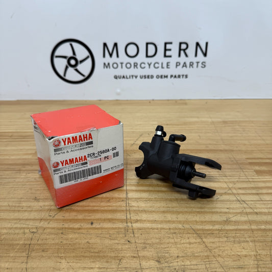 BRAND NEW Yamaha R1 R6 2015-2019 Master Cylinder Assy 2CR-2580A-00 Genuine OEM