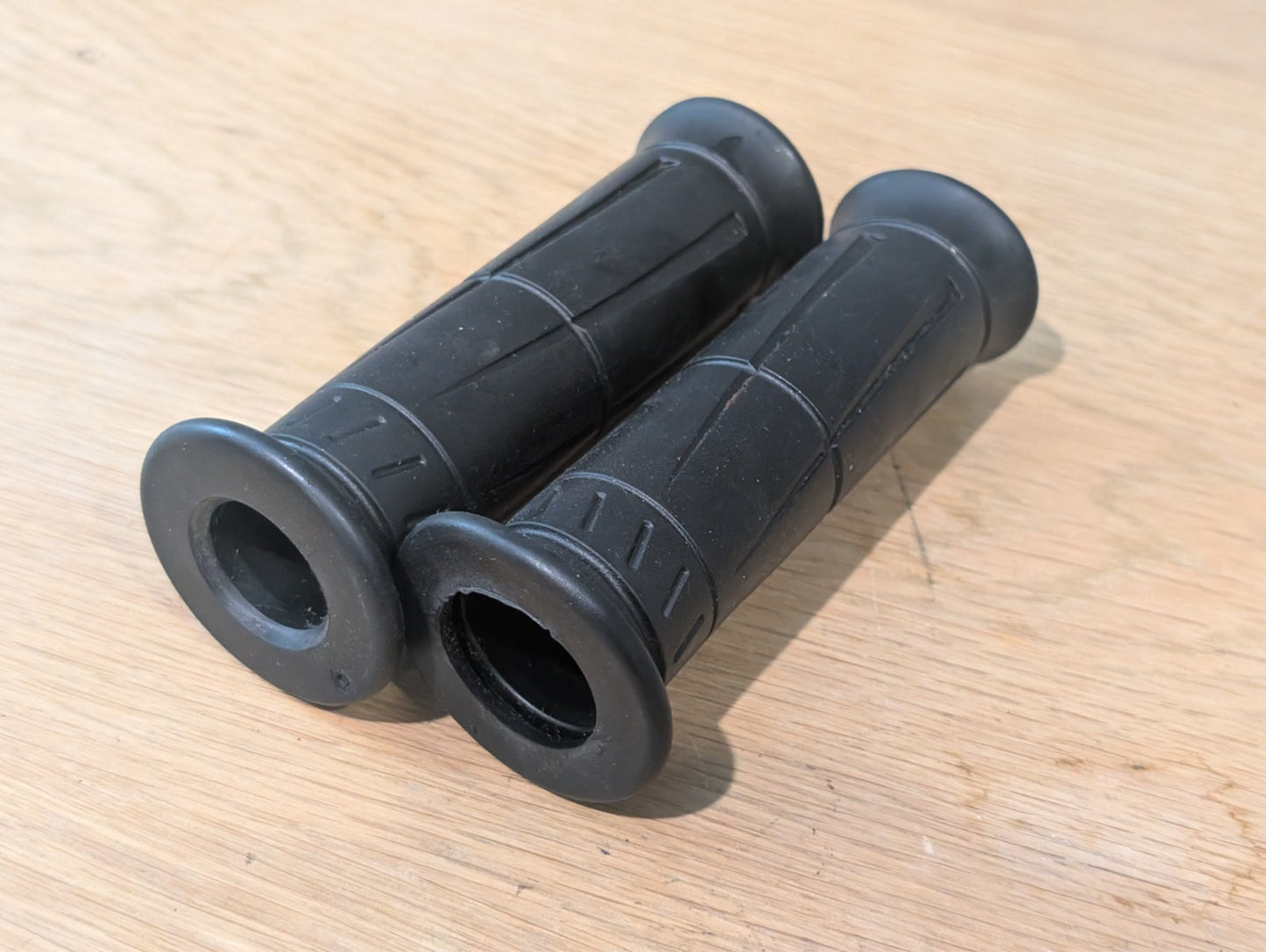 Kawasaki ZX10R Gen 4 2011-2015 OEM Hand Grips Pair