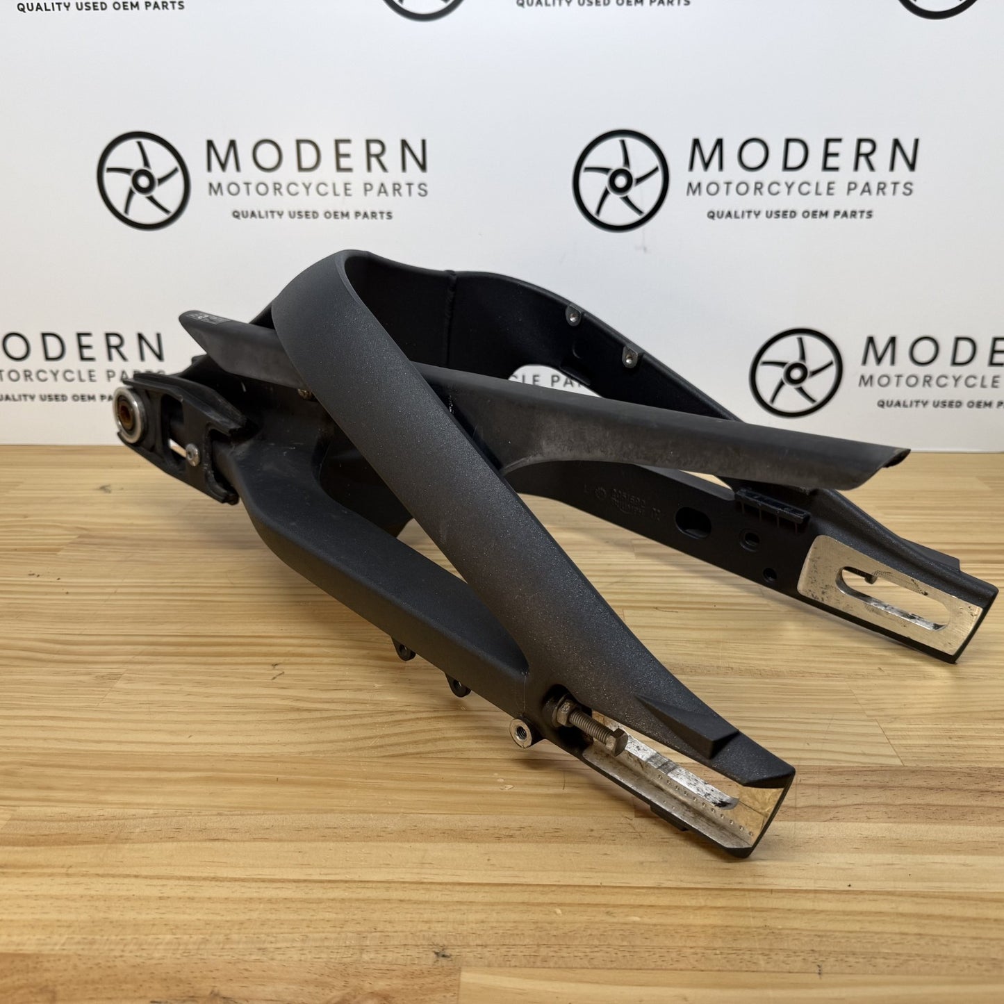 Triumph Daytona 675 2006-2012 Swingarm T2051696