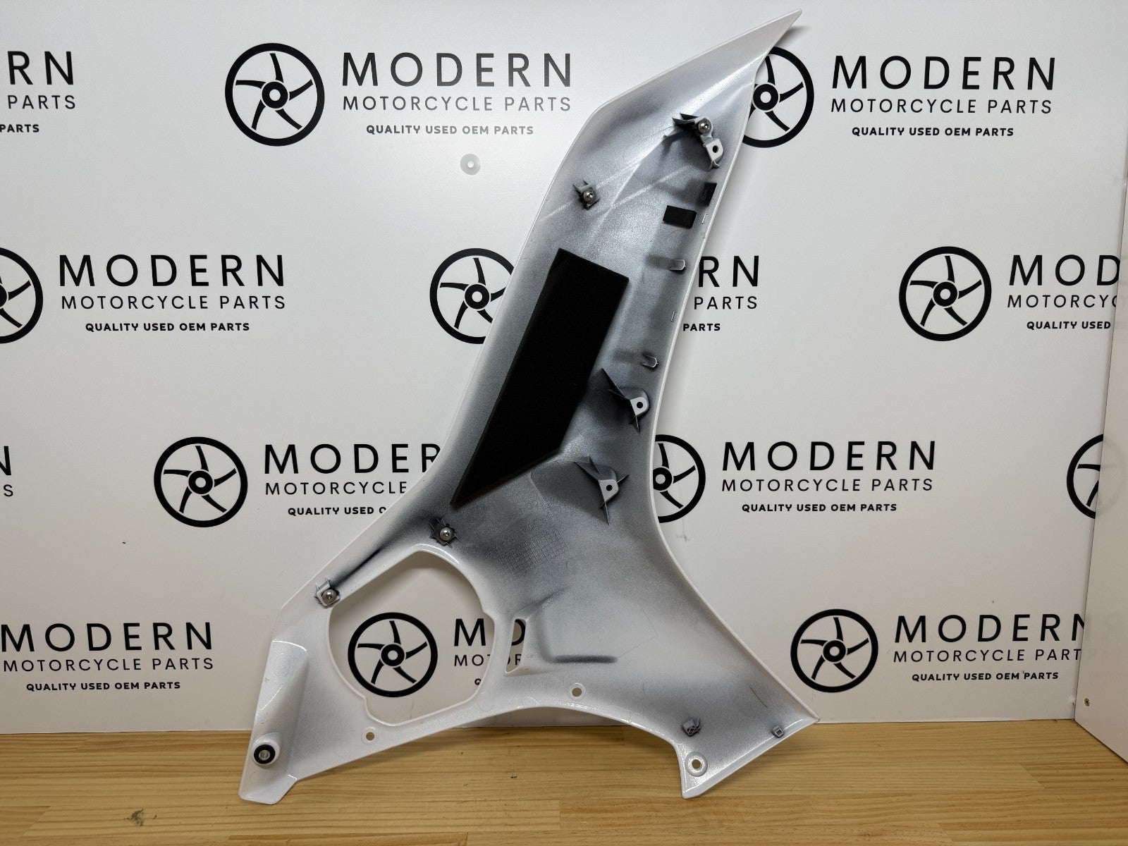 Yamaha YZF-R6 2017-2024 Left Outer Fairing White BN6-W283U-00-P0 Genuine OEM