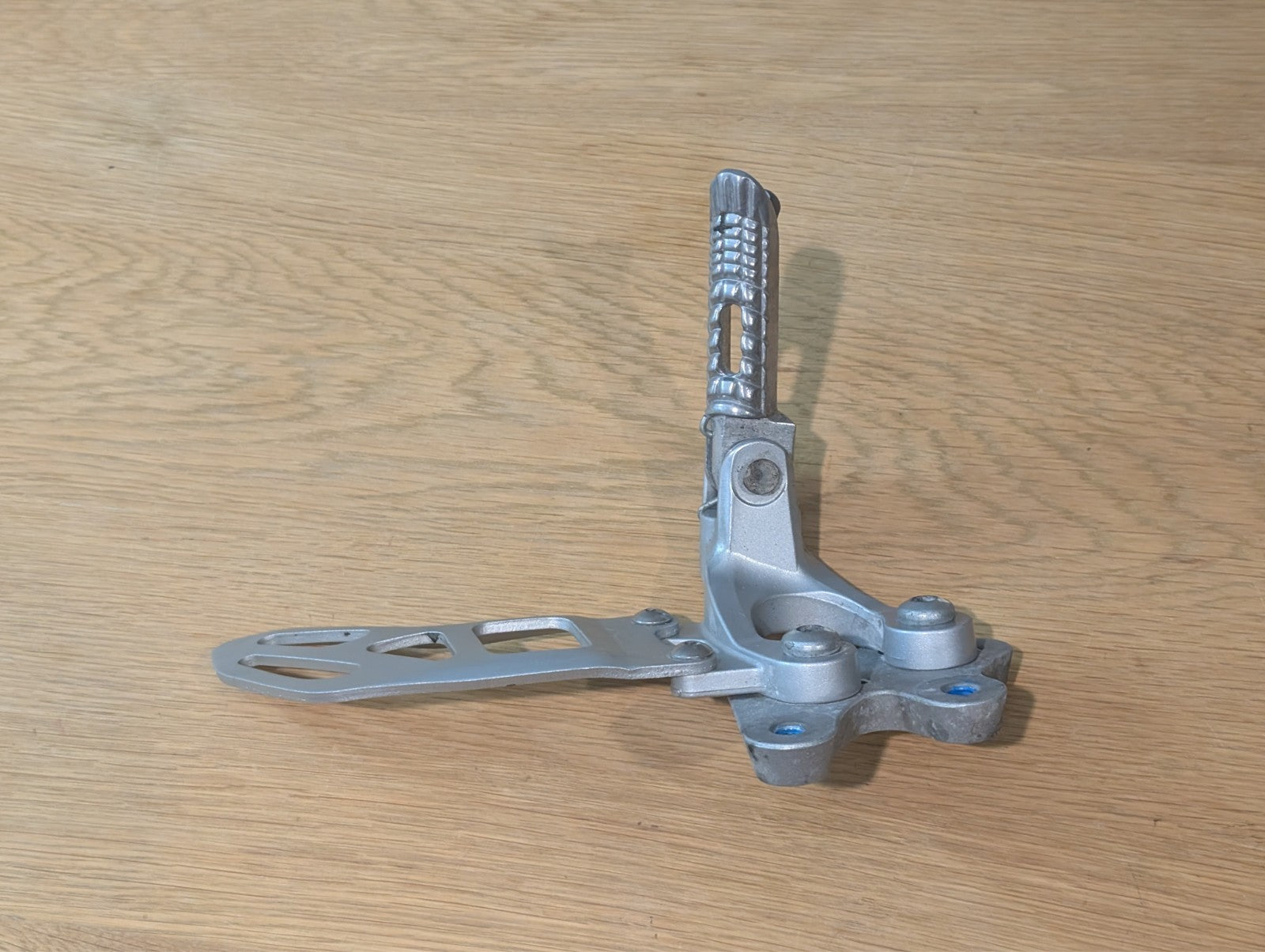 Suzuki GSXR1000 L1 L2 L3 2010 2016 Left Rearset OEM