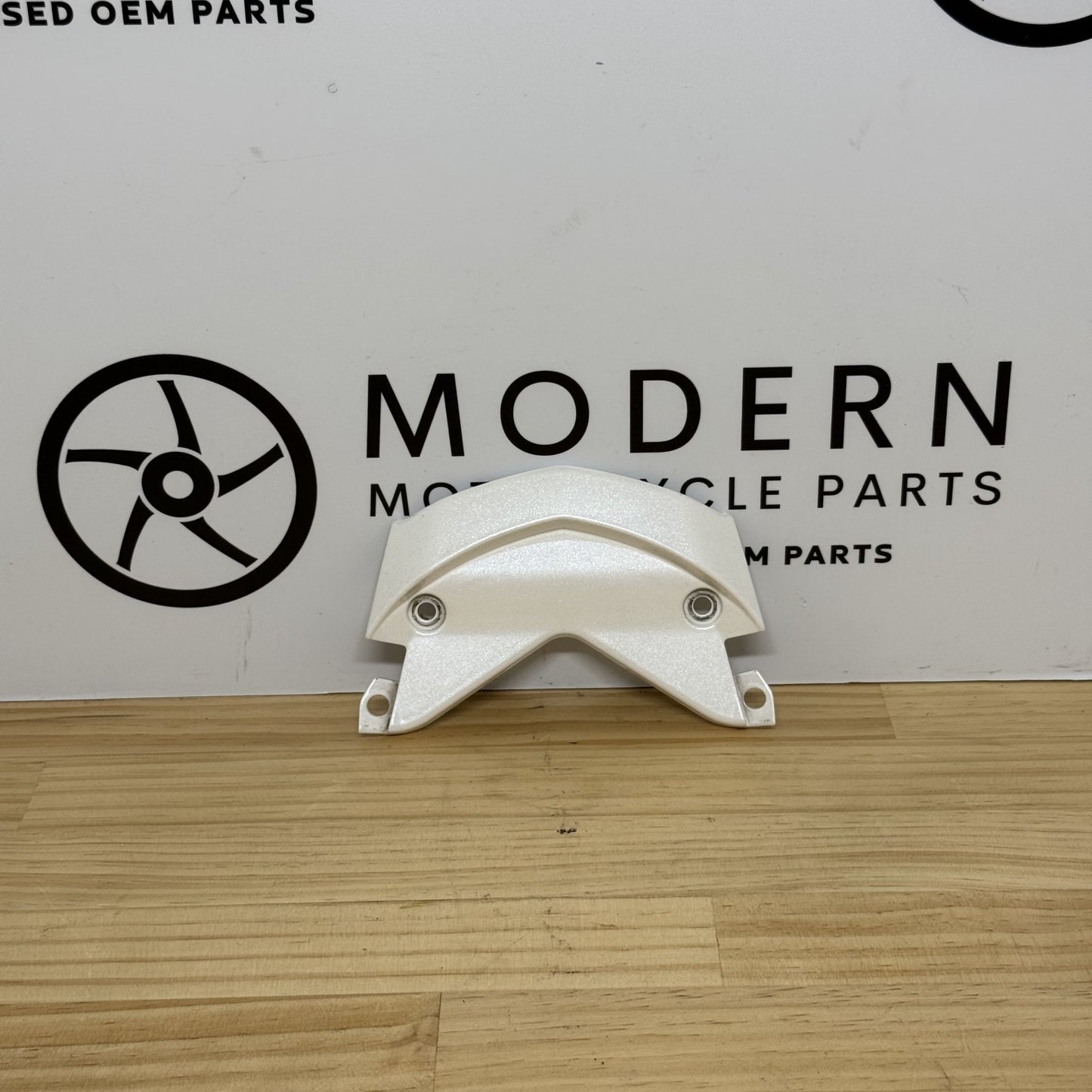 Triumph Daytona 675R 675 2013-2017 Centre Tail Fairing White T2309585NW OEM
