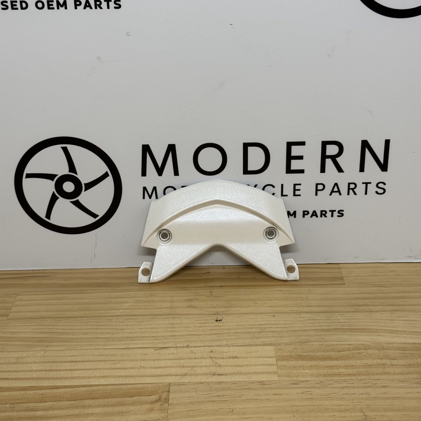 Triumph Daytona 675R 675 2013-2017 Centre Tail Fairing White T2309585NW OEM