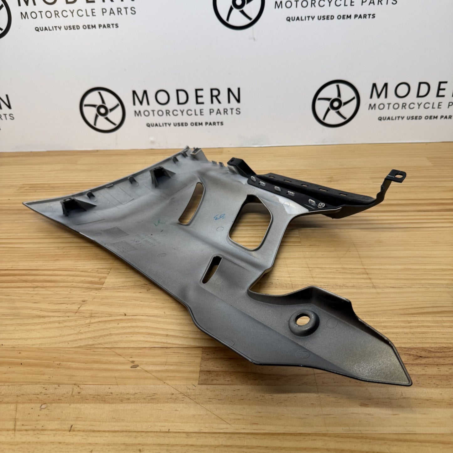 Yamaha YZF-R3 2019+ Right Lower Fairing Black B1X-F8395-00 Genuine OEM