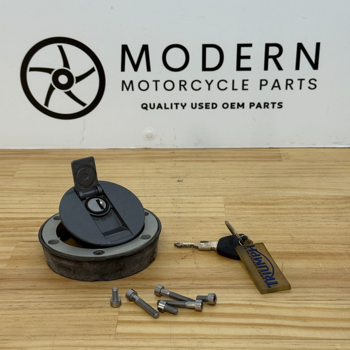 Triumph Daytona 675 2013-2017 Tank Cap with Key T2500612 Genuine OEM