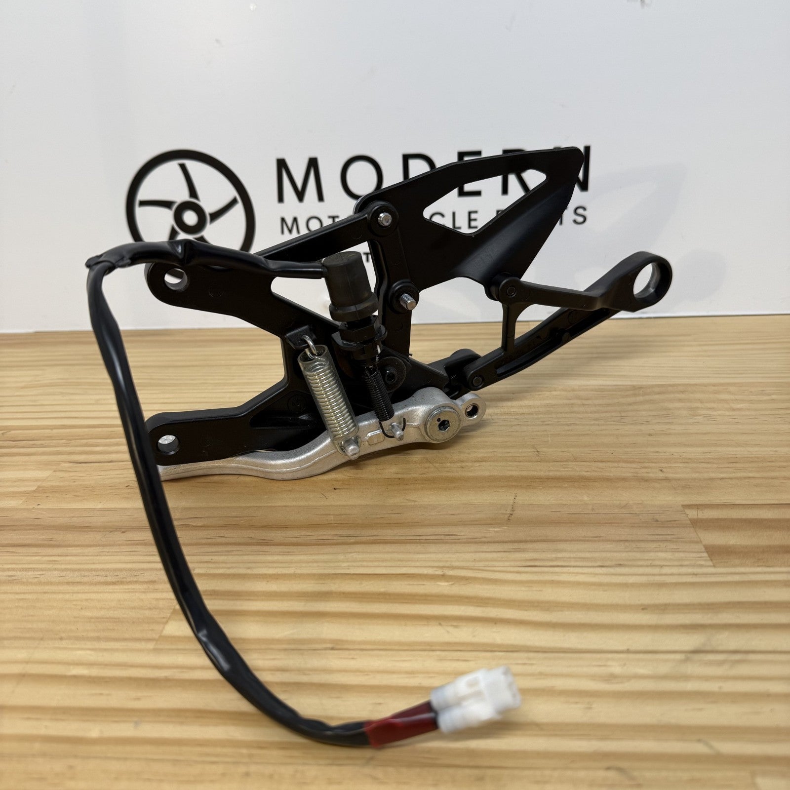 Yamaha YZF-R1 2020+ Right Rearset 2CR-27443-00 Genuine OEM