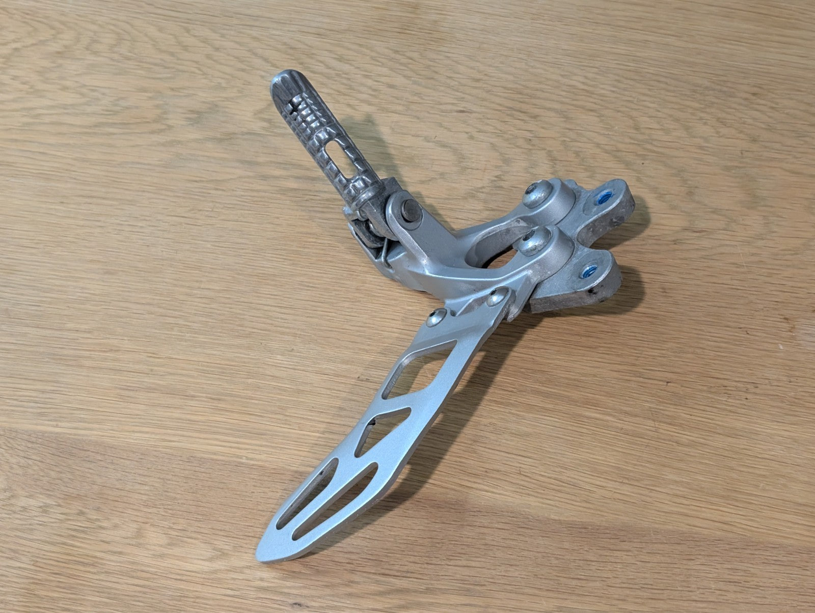 Suzuki GSXR1000 L1 L2 L3 2010 2016 Left Rearset OEM