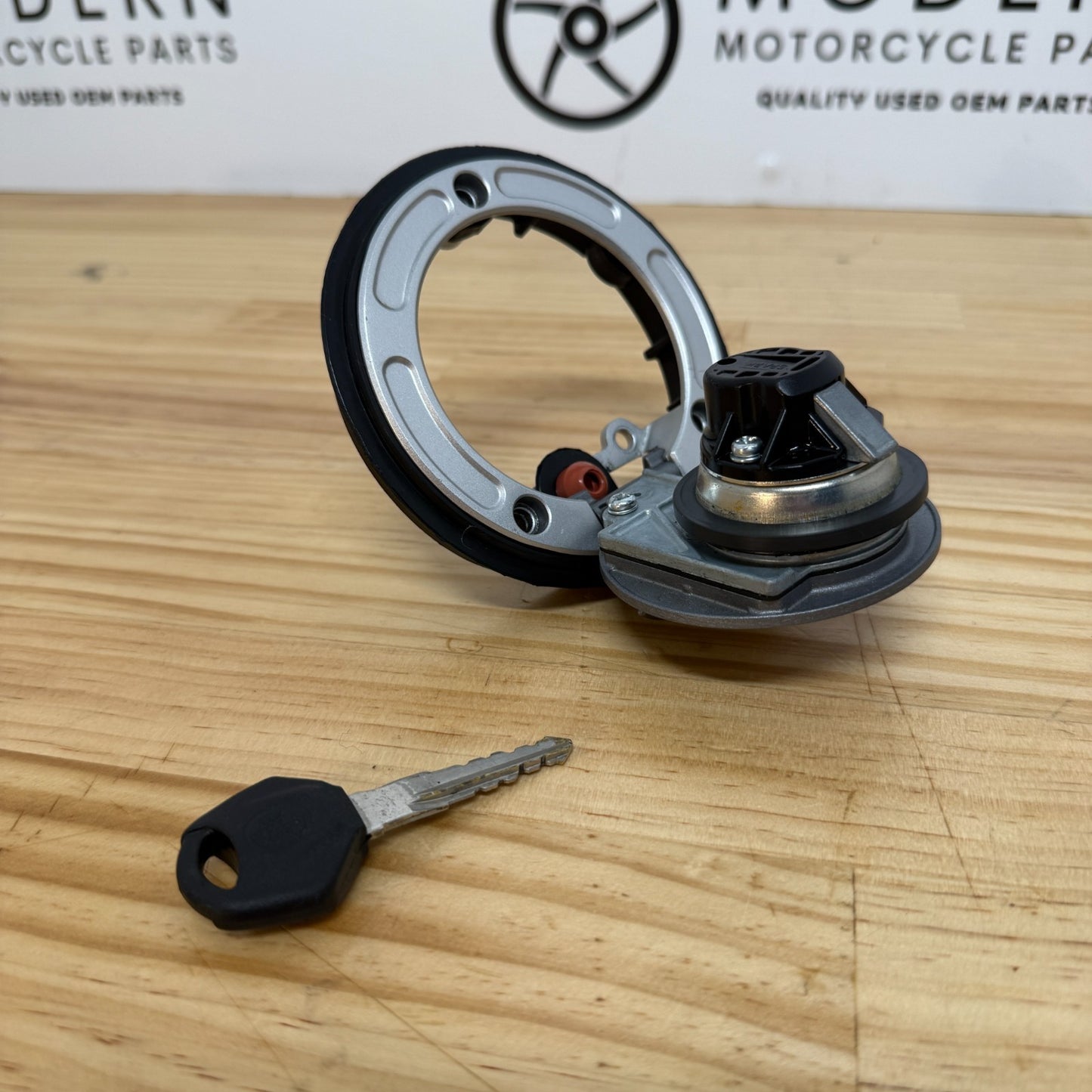 Yamaha YZF-R3 2025+ Fuel Cap Assembly With Keys BS7-WF461-00 Genuine OEM