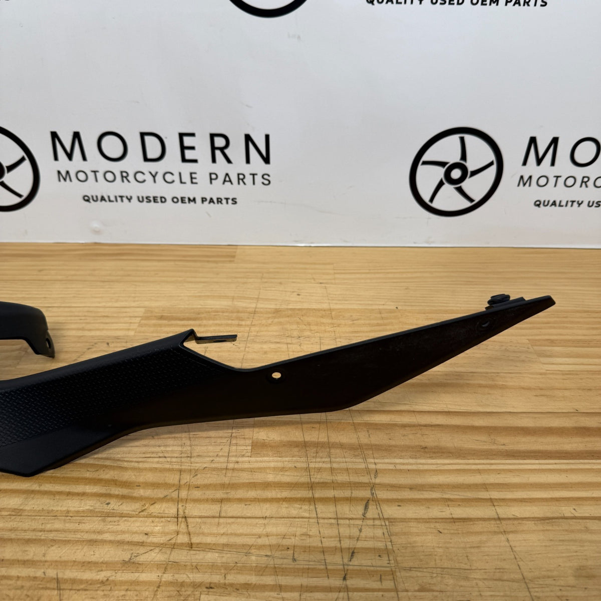 Ducati SBK 848 1098 1198 2007-2013 Left Seat Infill 48211391A Genuine OEM