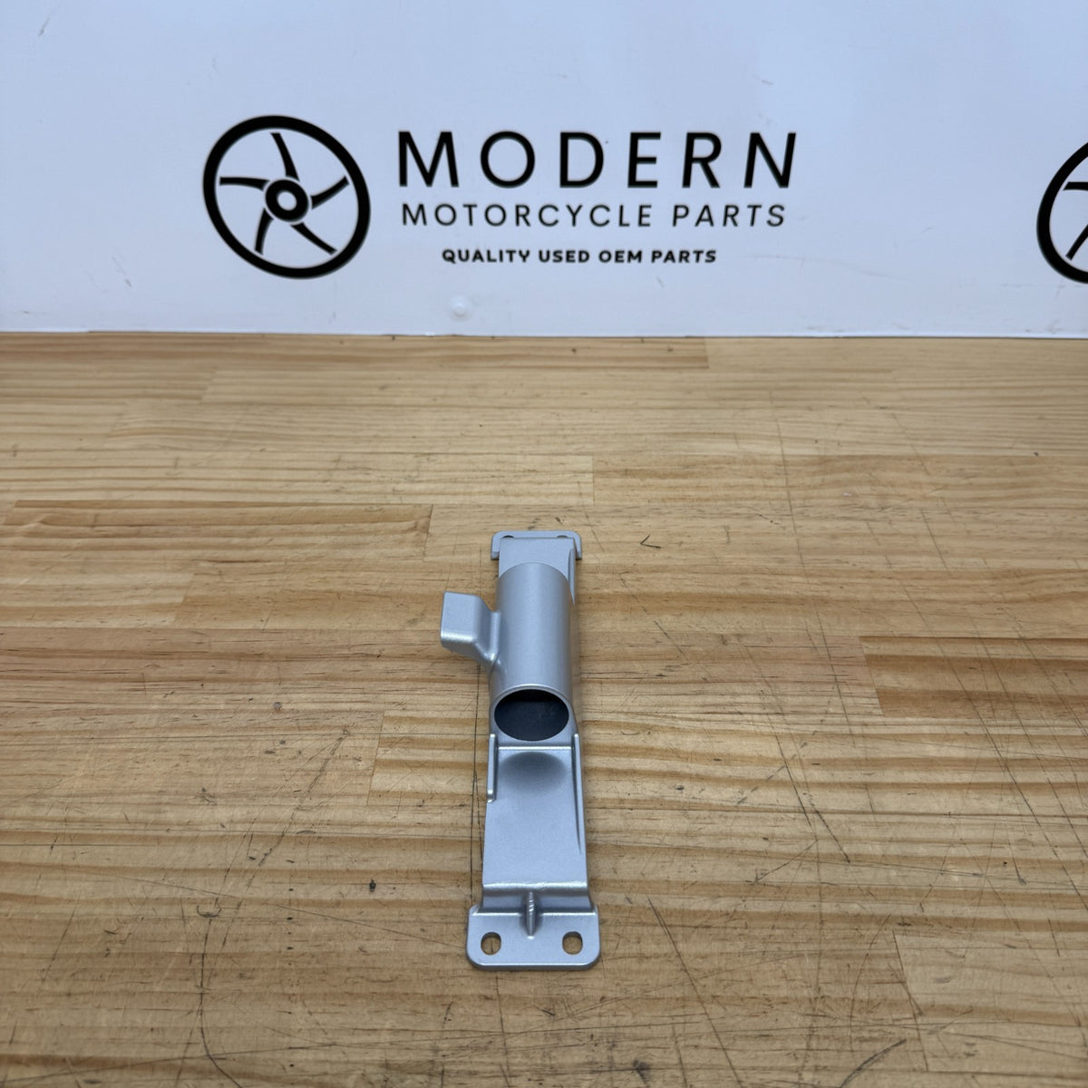 BRAND NEW Yamaha YZF-R1 2015-2019 Tank Mount 2CR-2413Y-00 Genuine OEM