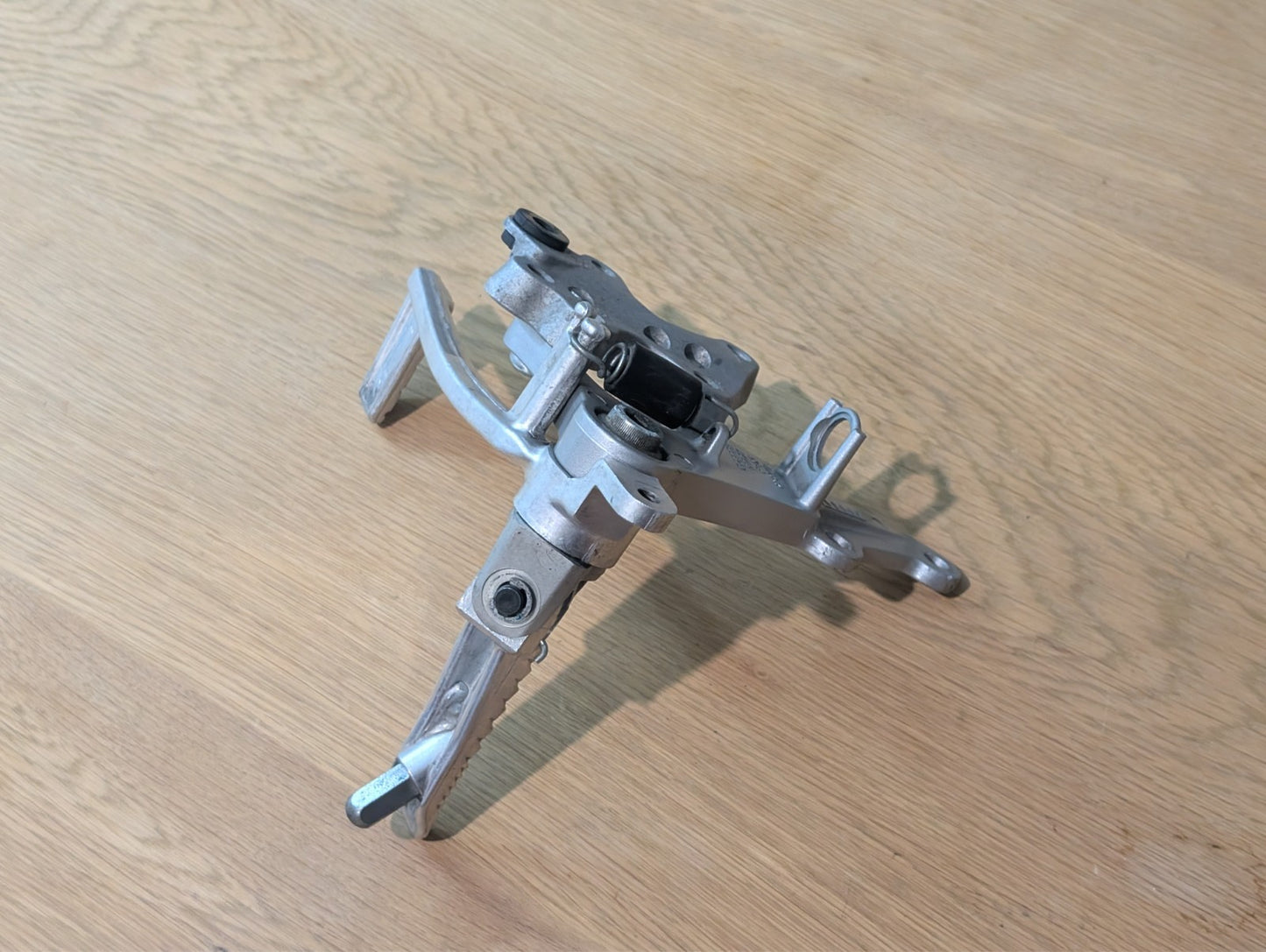 Suzuki GSXR1000 L1 L2 L3 2010 2016 Right Rearset OEM