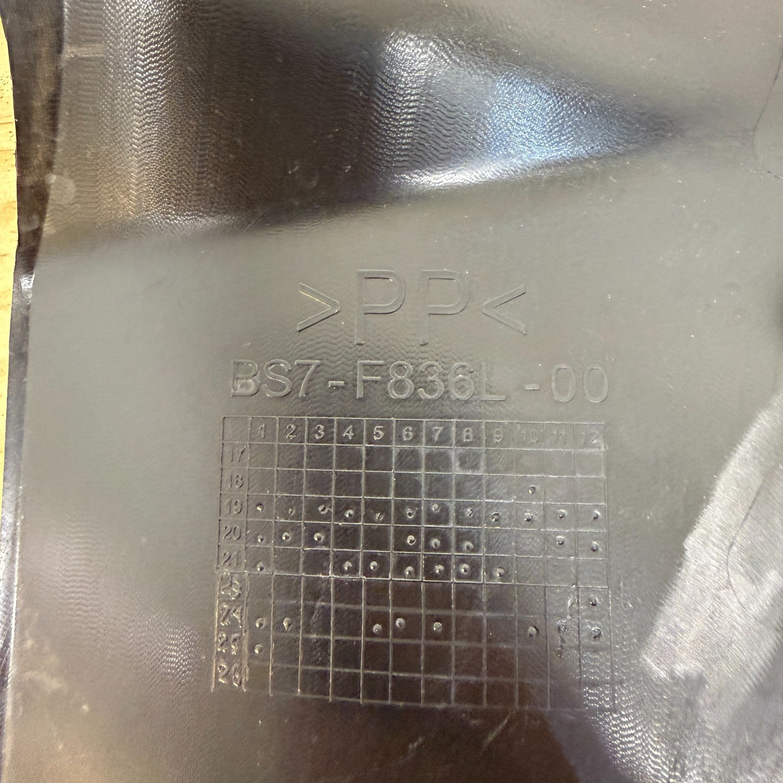 Yamaha YZF-R3 2019-2024 Right Infill Fairing Panel BS7-F836L-00 Genuine OEM