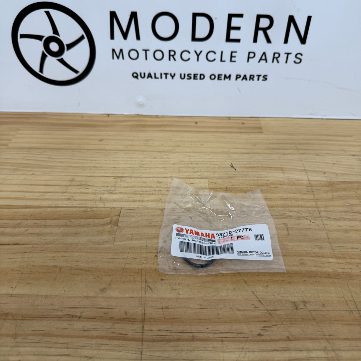 BRAND NEW Yamaha Engine Seal 93210-27778 Genuine OEM