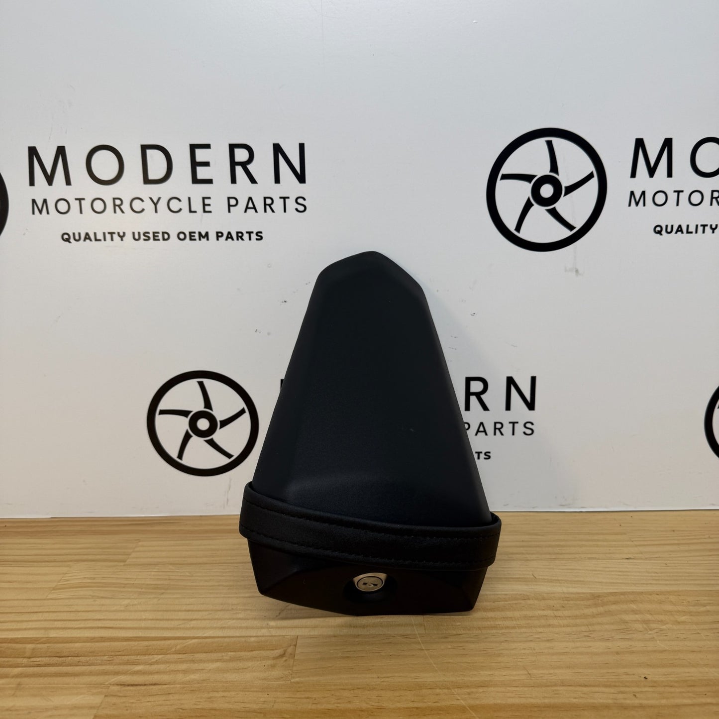 Yamaha YZF-R6 R1 Pillion seat 2CR-24750-01 Genuine OEM