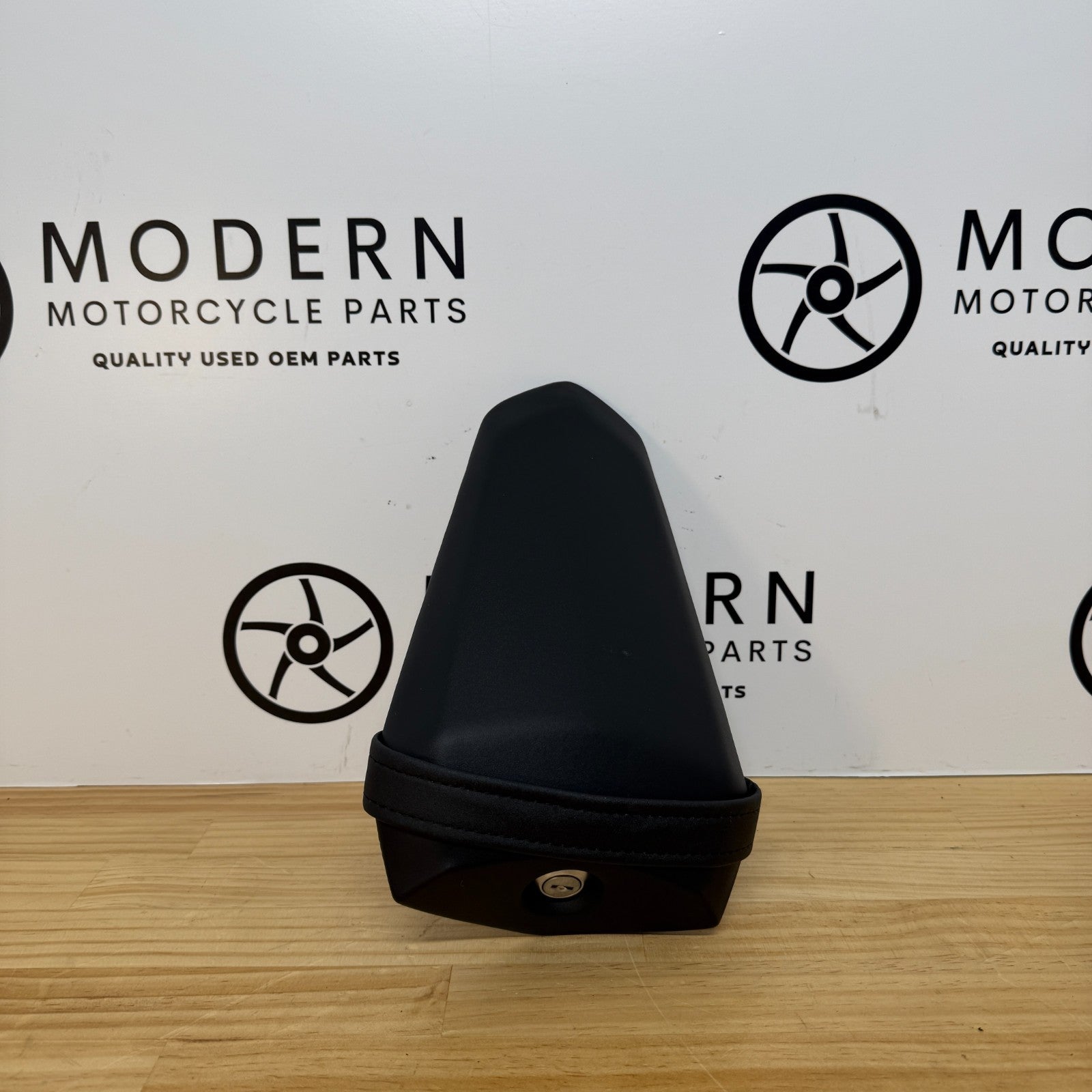 Yamaha YZF-R6 R1 Pillion seat 2CR-24750-01 Genuine OEM