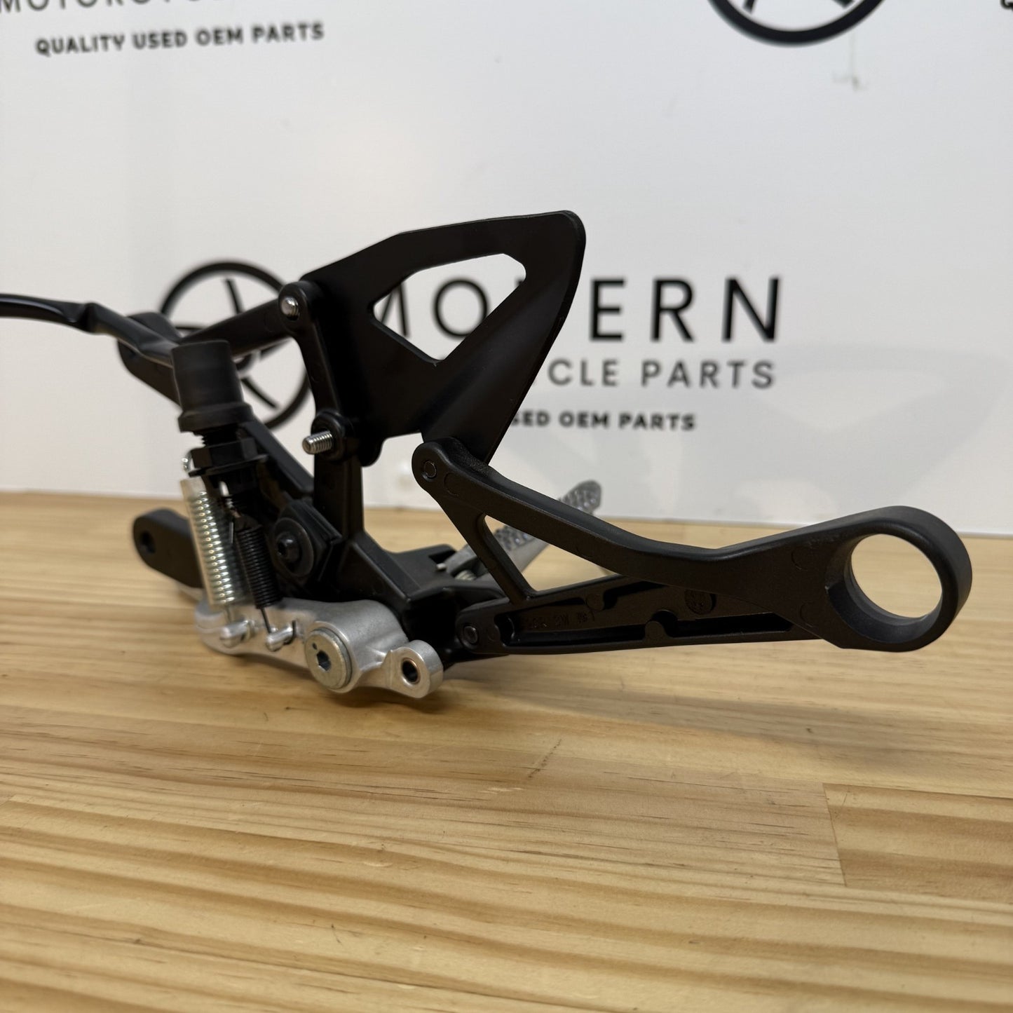 Yamaha YZF-R1 2020+ Right Rearset 2CR-27443-00 Genuine OEM