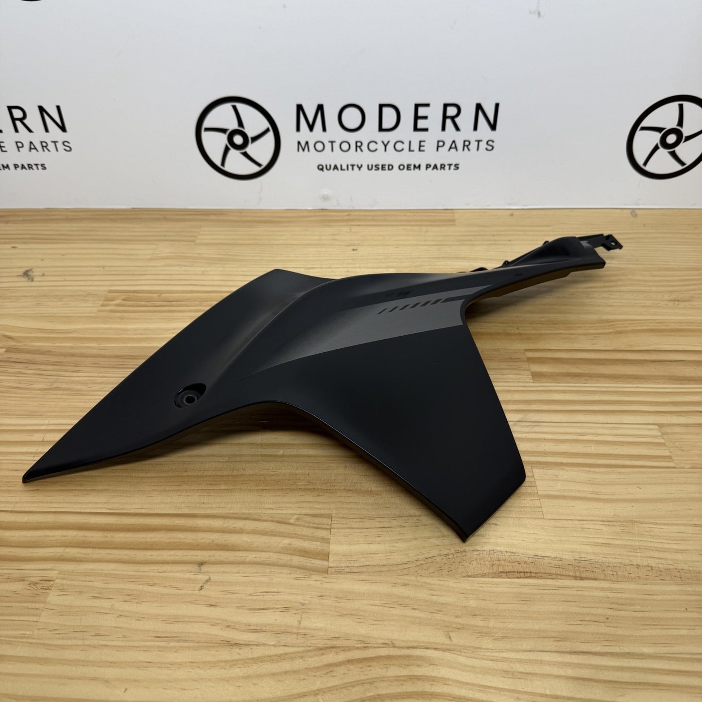 Yamaha YZF-R1 2020+ Right Fairing Inner  B3L-2842N-00-P0 Genuine OEM
