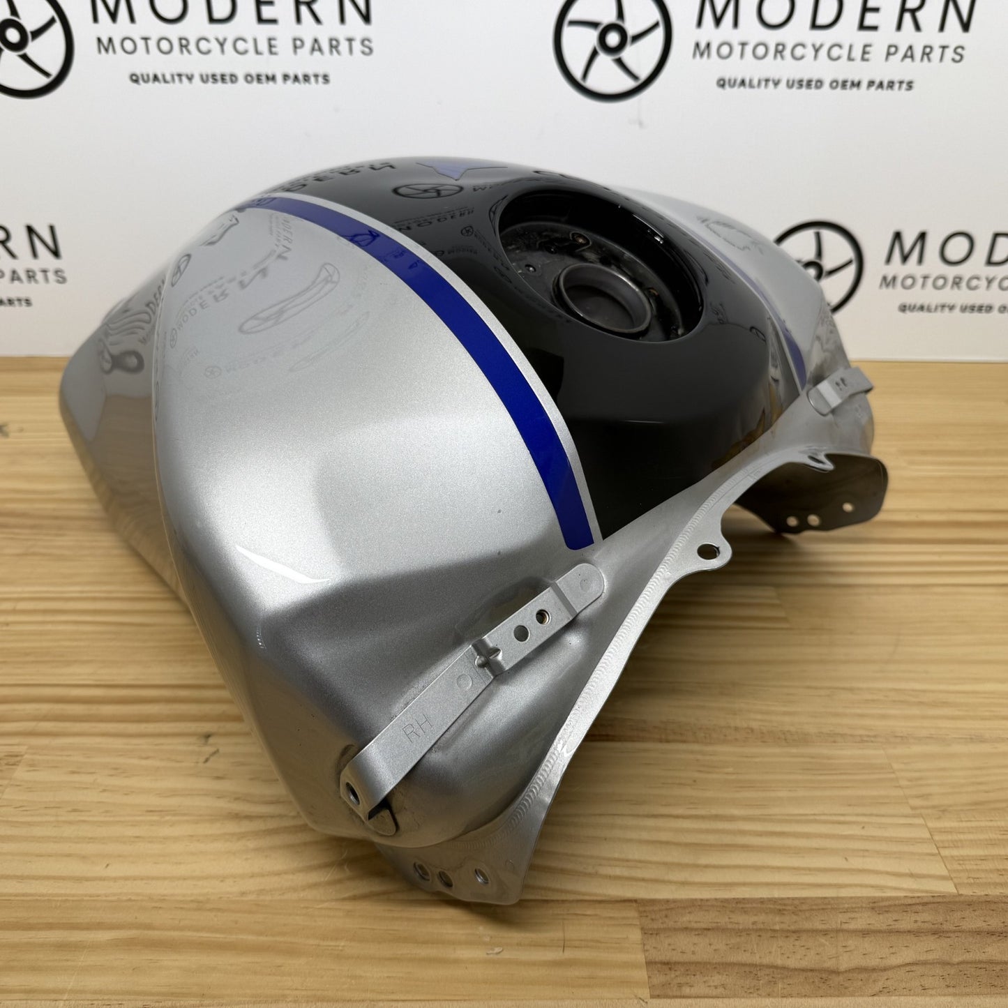Yamaha MT09SP 2021-2025 Fuel Tank Silver Black OEM B7N-Y2410-00-04