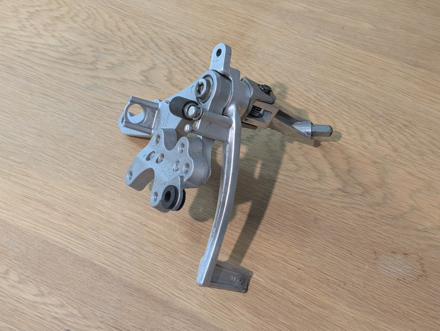 Suzuki GSXR1000 L1 L2 L3 2010 2016 Right Rearset OEM