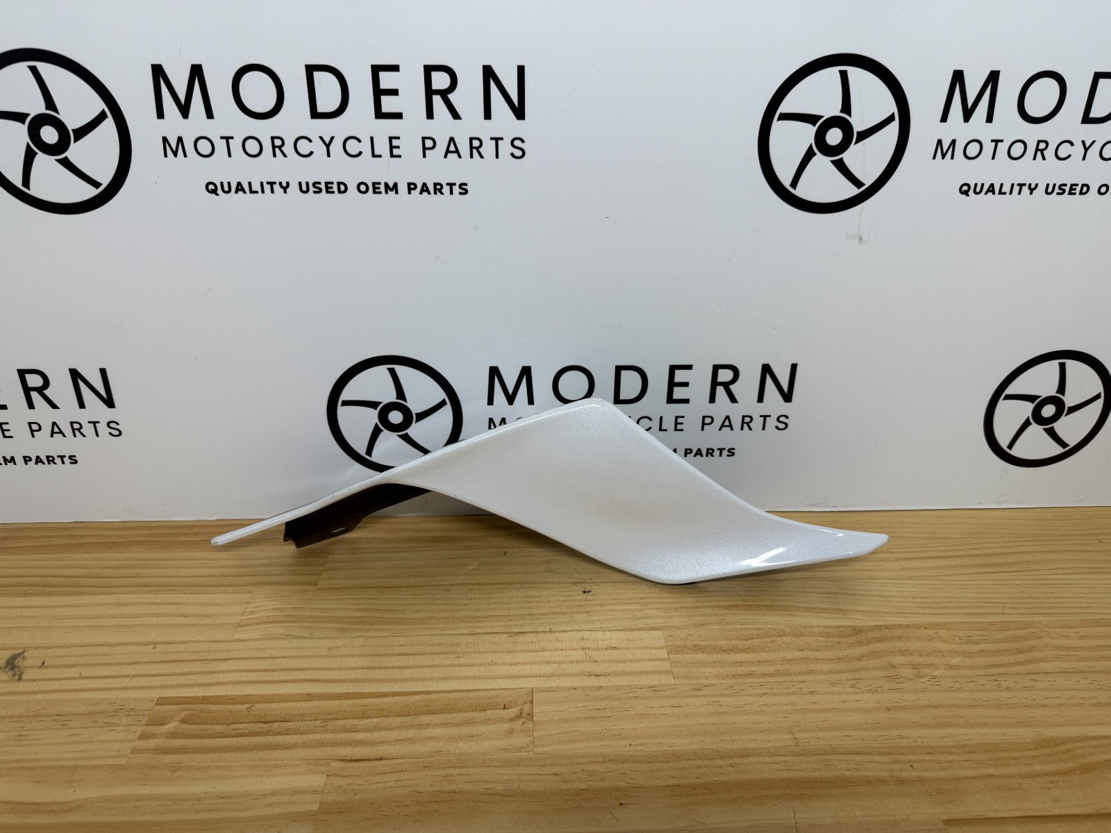 Yamaha YZF-R6 2017-2024 Right Tail Fairing White BN6-W2171-00-P0 Genuine OEM