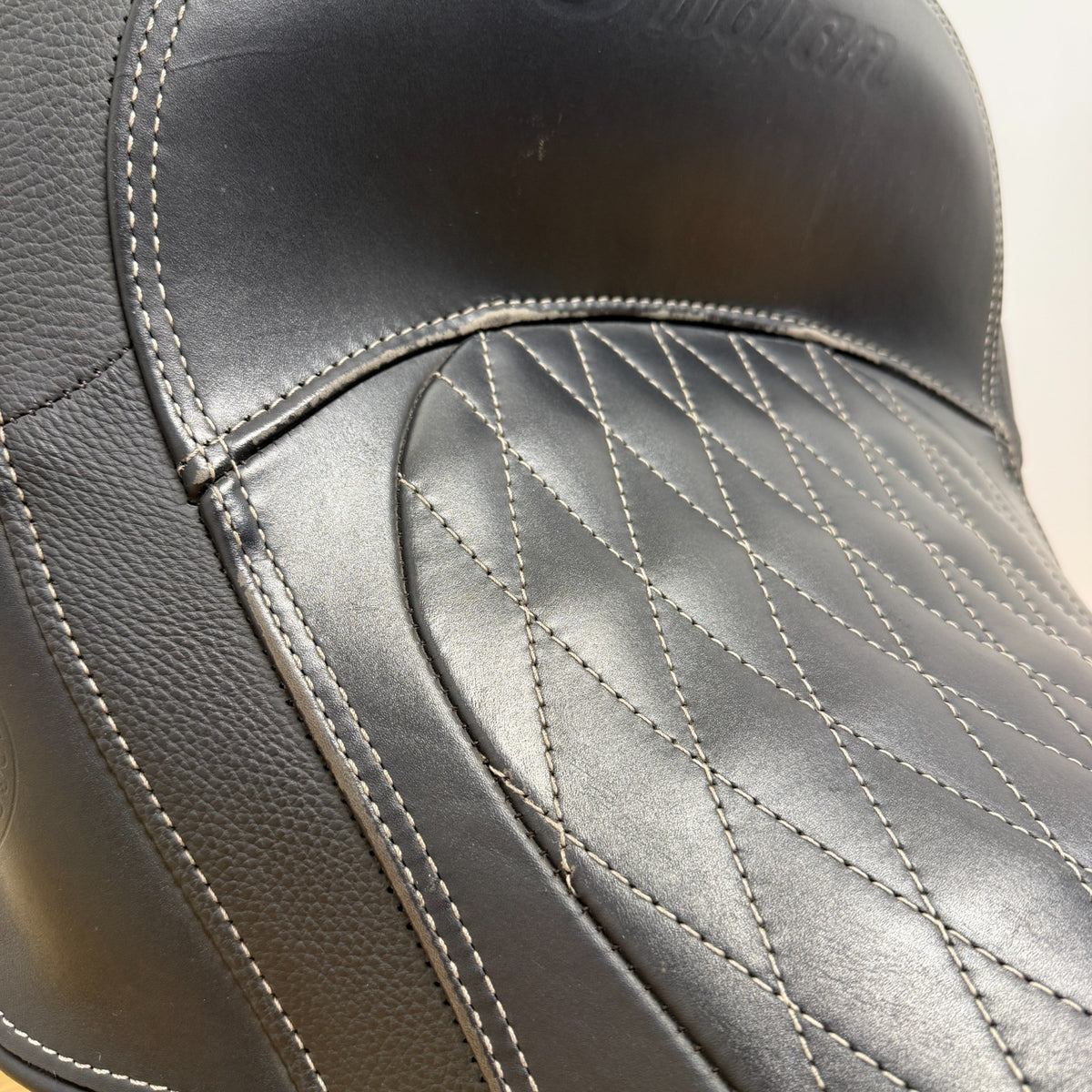 Indian Chieftan Roadmaster 2015-2017 Heated Seat with Studs 2687597-06 Genuine O