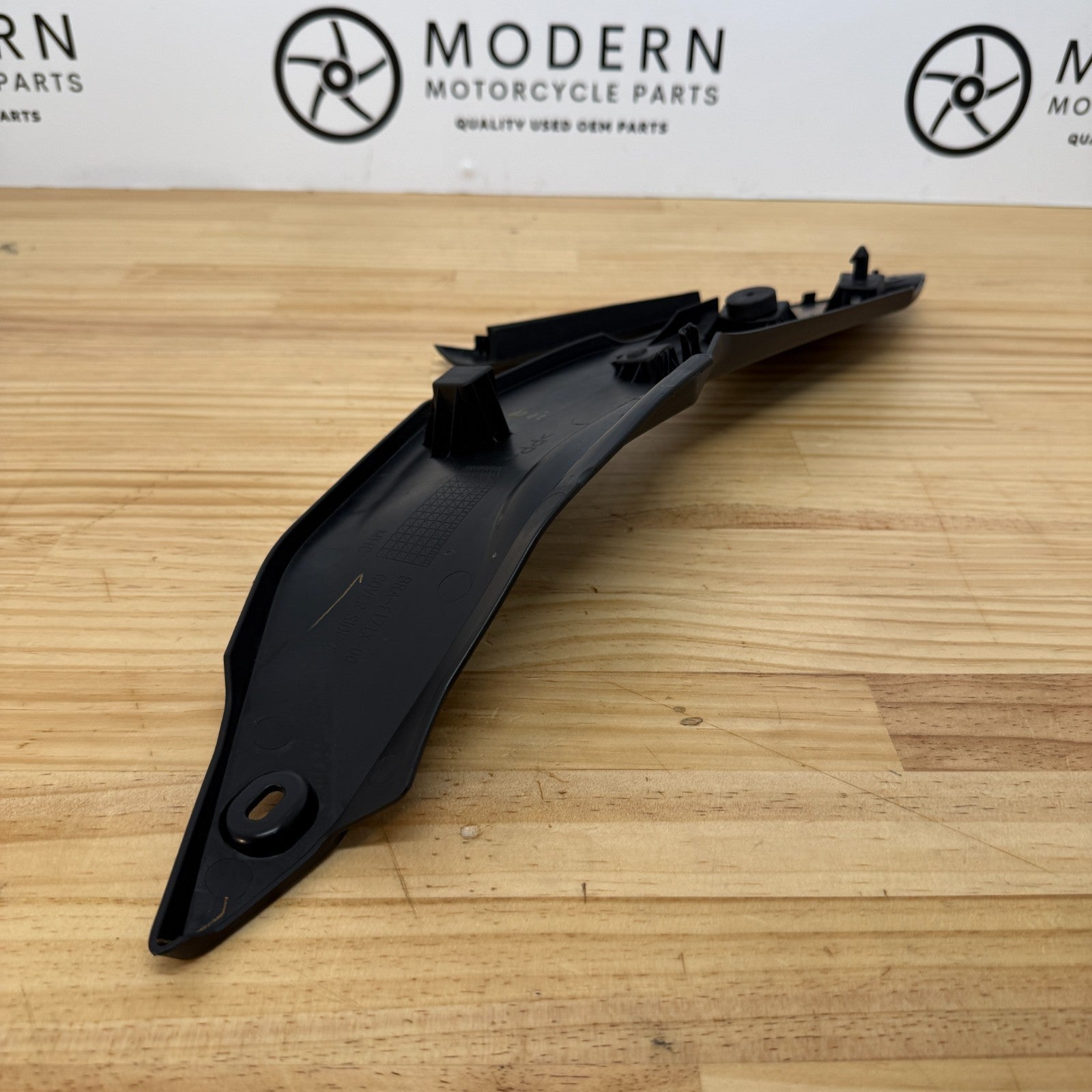 Yamaha YZF-R3 2025+ Right Seat Fairing Infill BRA-F171X Genuine OEM
