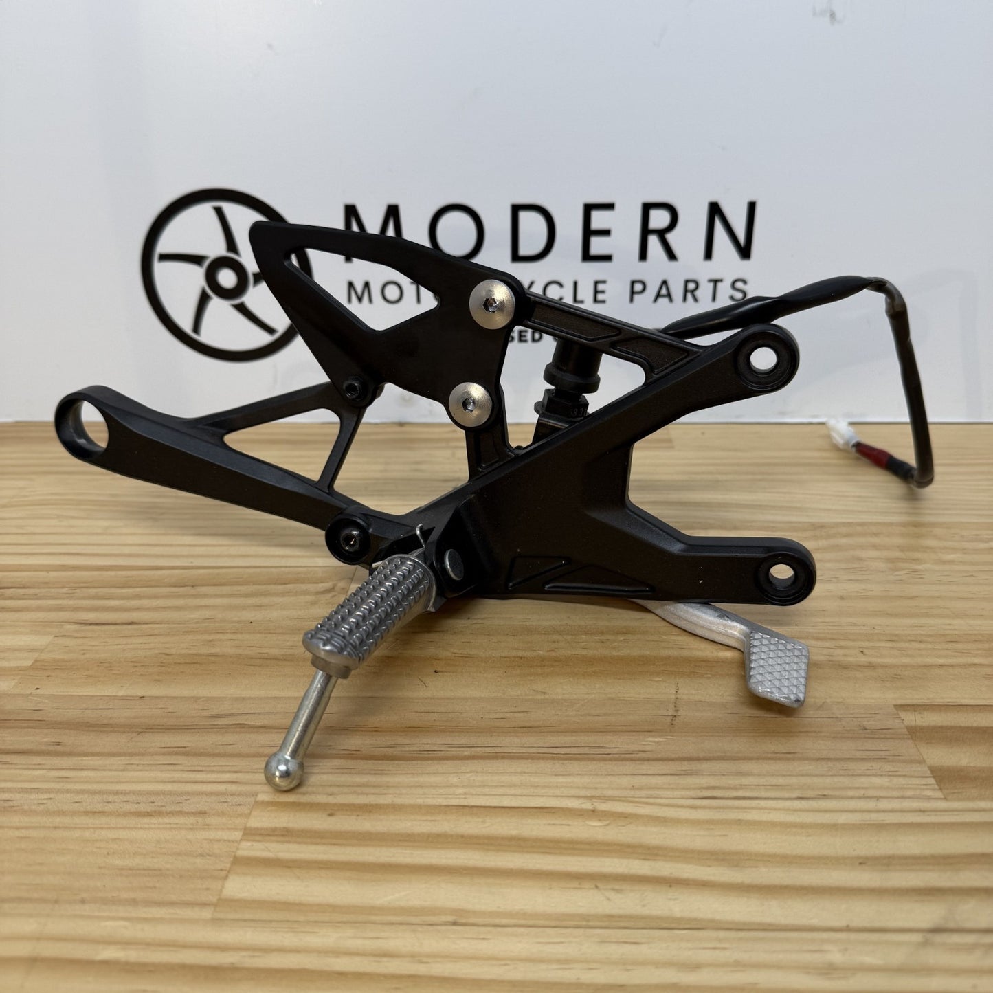 Yamaha YZF-R1 2020+ Right Rearset 2CR-27443-00 Genuine OEM