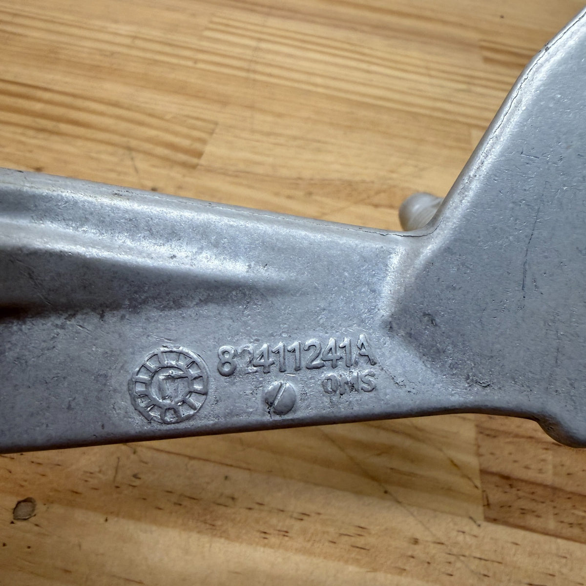 Ducati 848 1098 1198 SBK 2008-2012 Right Pillion Foot Rest 82411241a Genuine OEM
