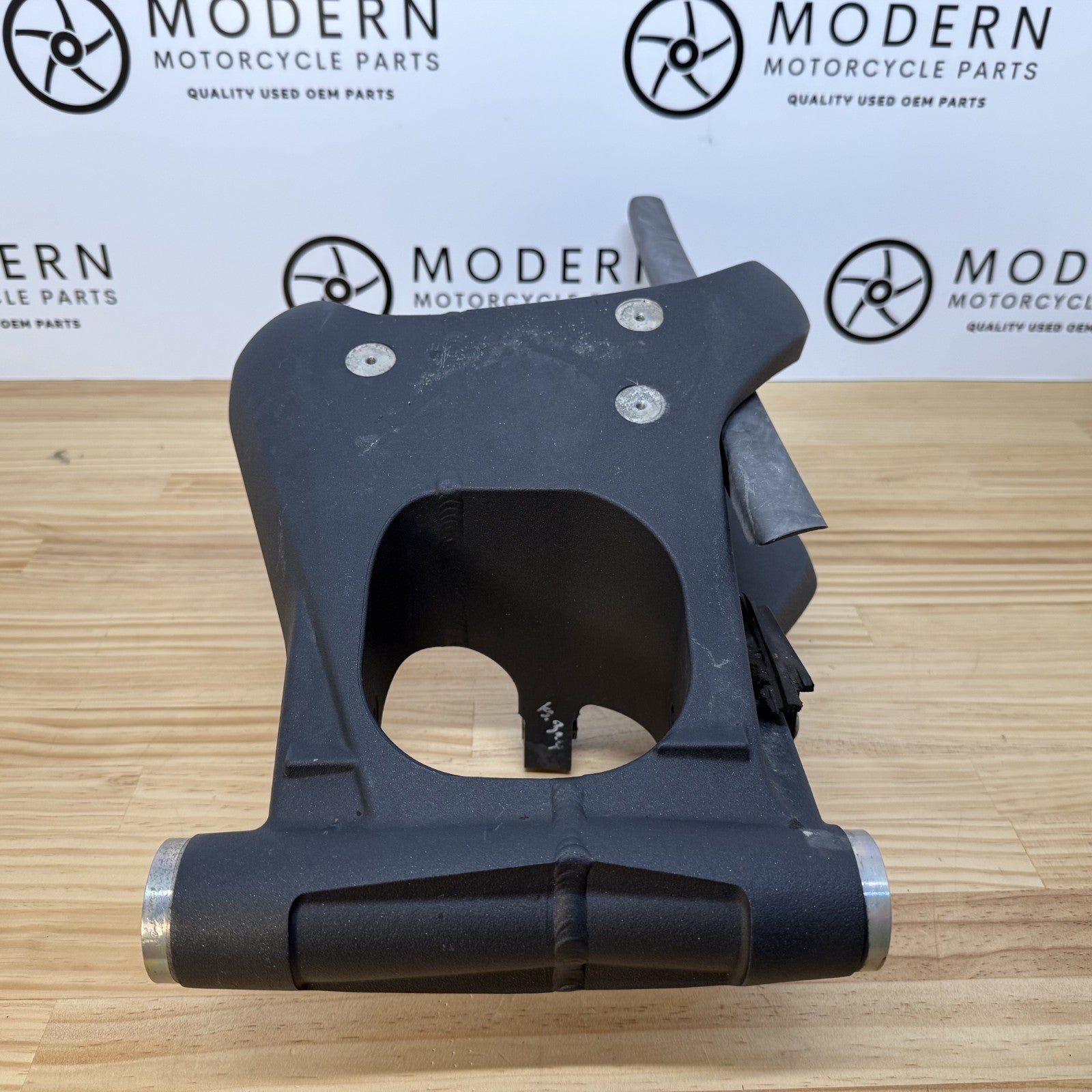 Triumph Daytona 675R 2013-2017 Gen 3 Swingarm T2050186 OEM