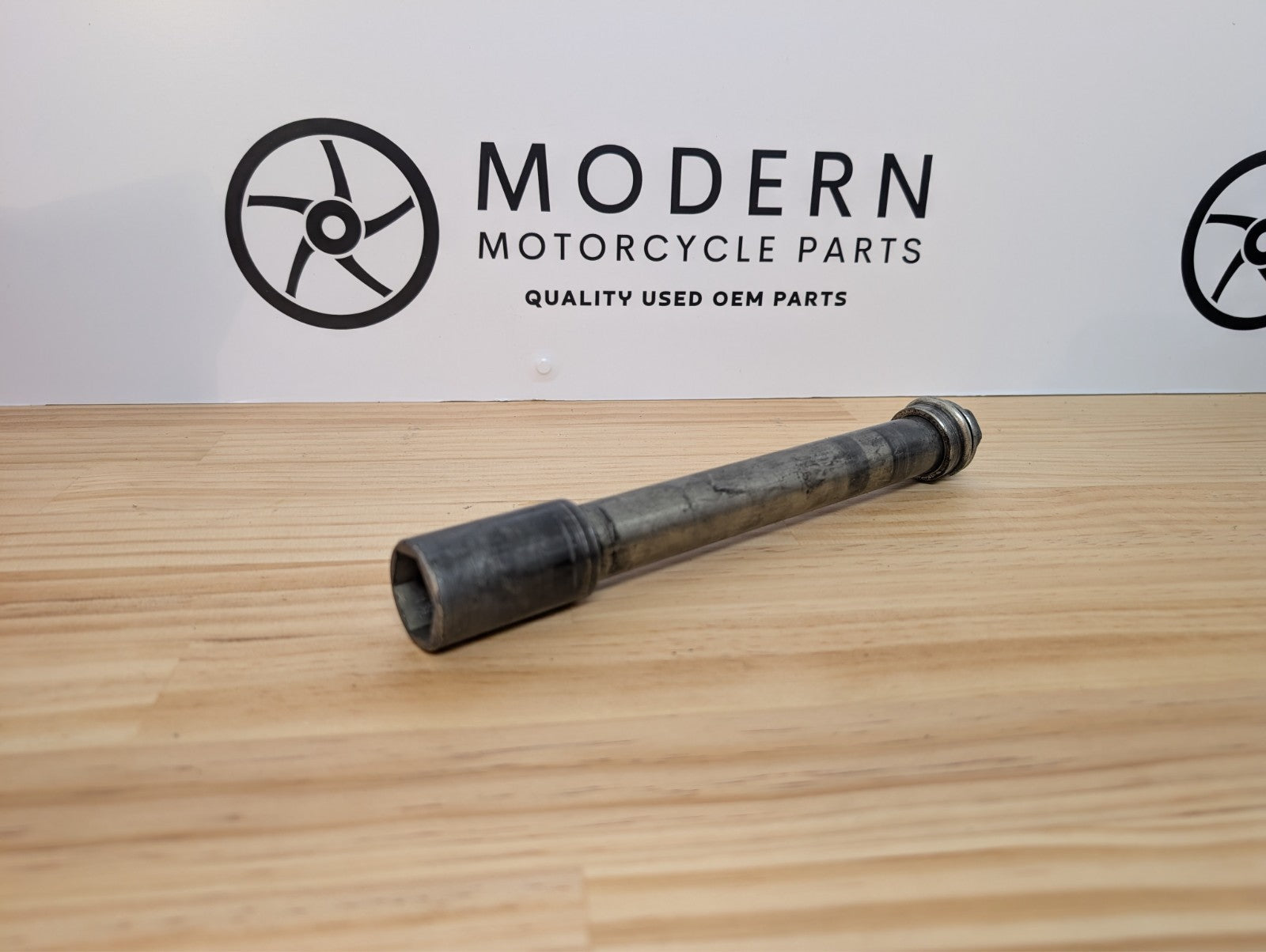 Suzuki GSXR1000 2007 2008 Front Axle with Spacer 54711-41G00