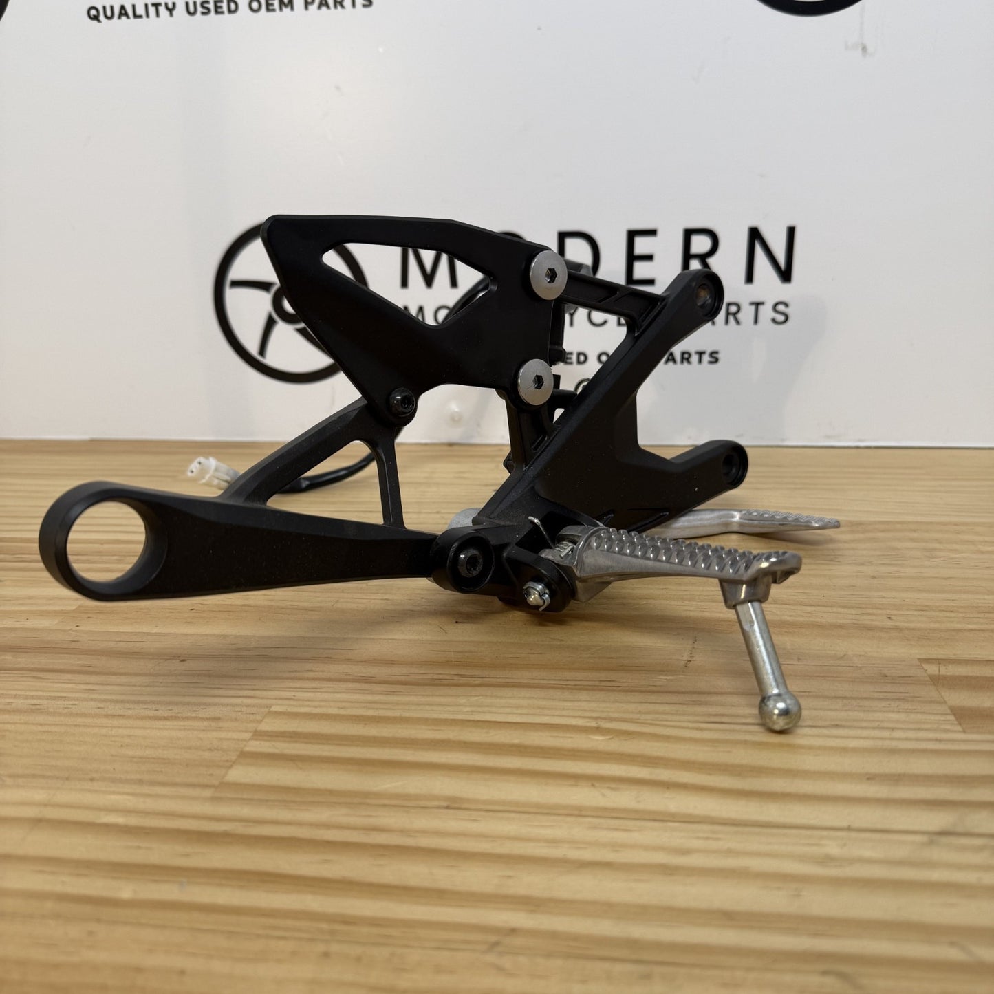 Yamaha YZF-R1 2020+ Right Rearset 2CR-27443-00 Genuine OEM