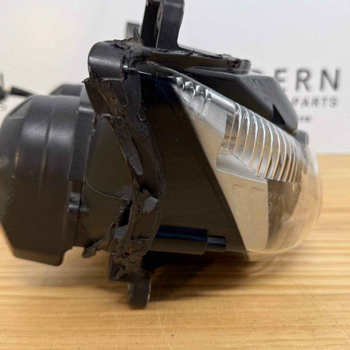 Triumph Daytona 675 2006-2008 Headlight T2707600 Genuine OEM