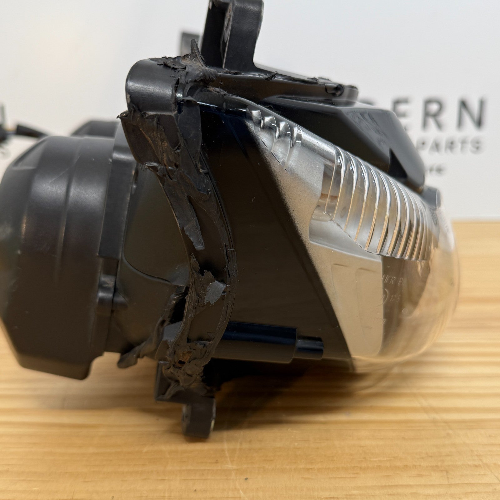 Triumph Daytona 675 2006-2008 Headlight T2707600 Genuine OEM