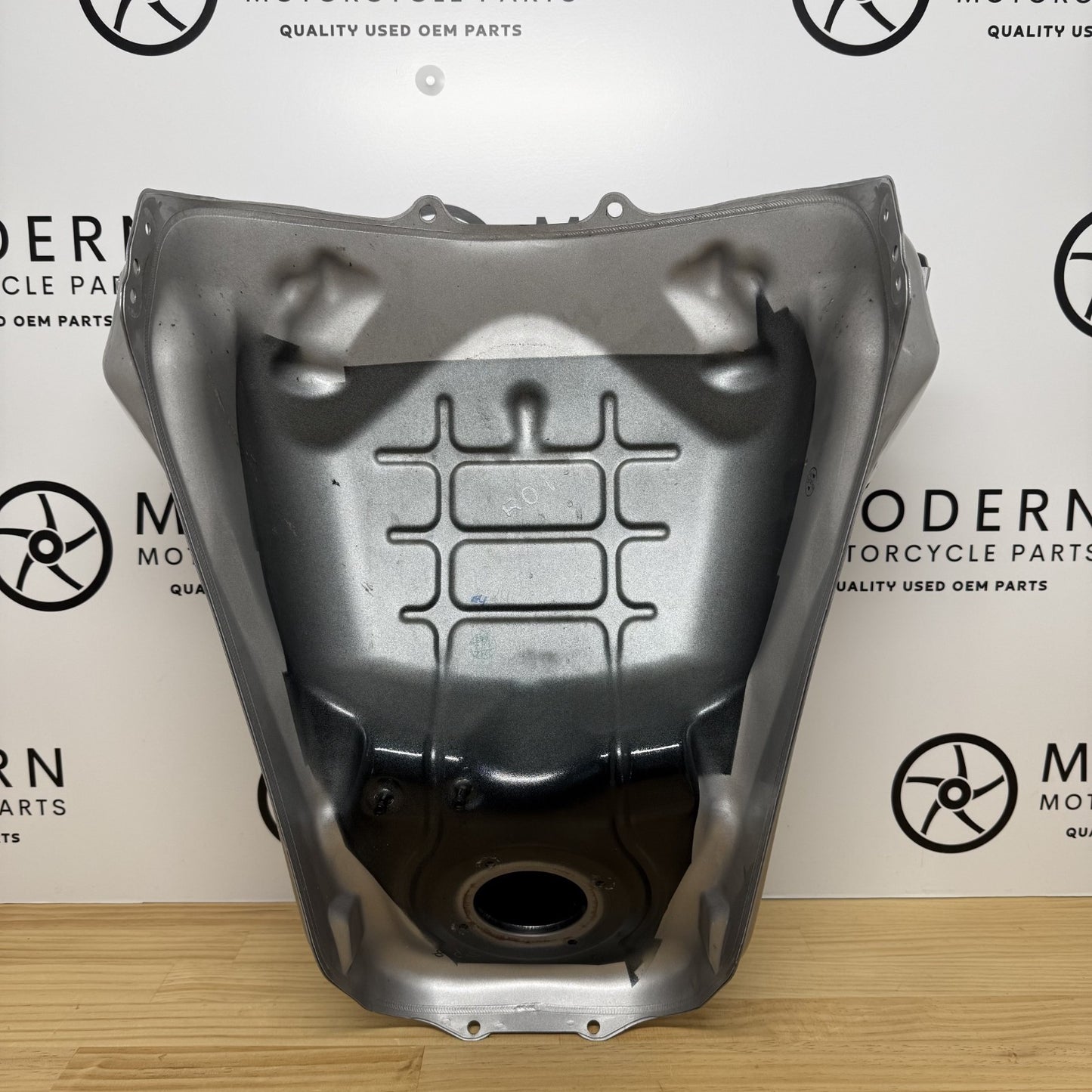 Yamaha MT09SP 2021-2025 Fuel Tank Silver Black OEM B7N-Y2410-00-04
