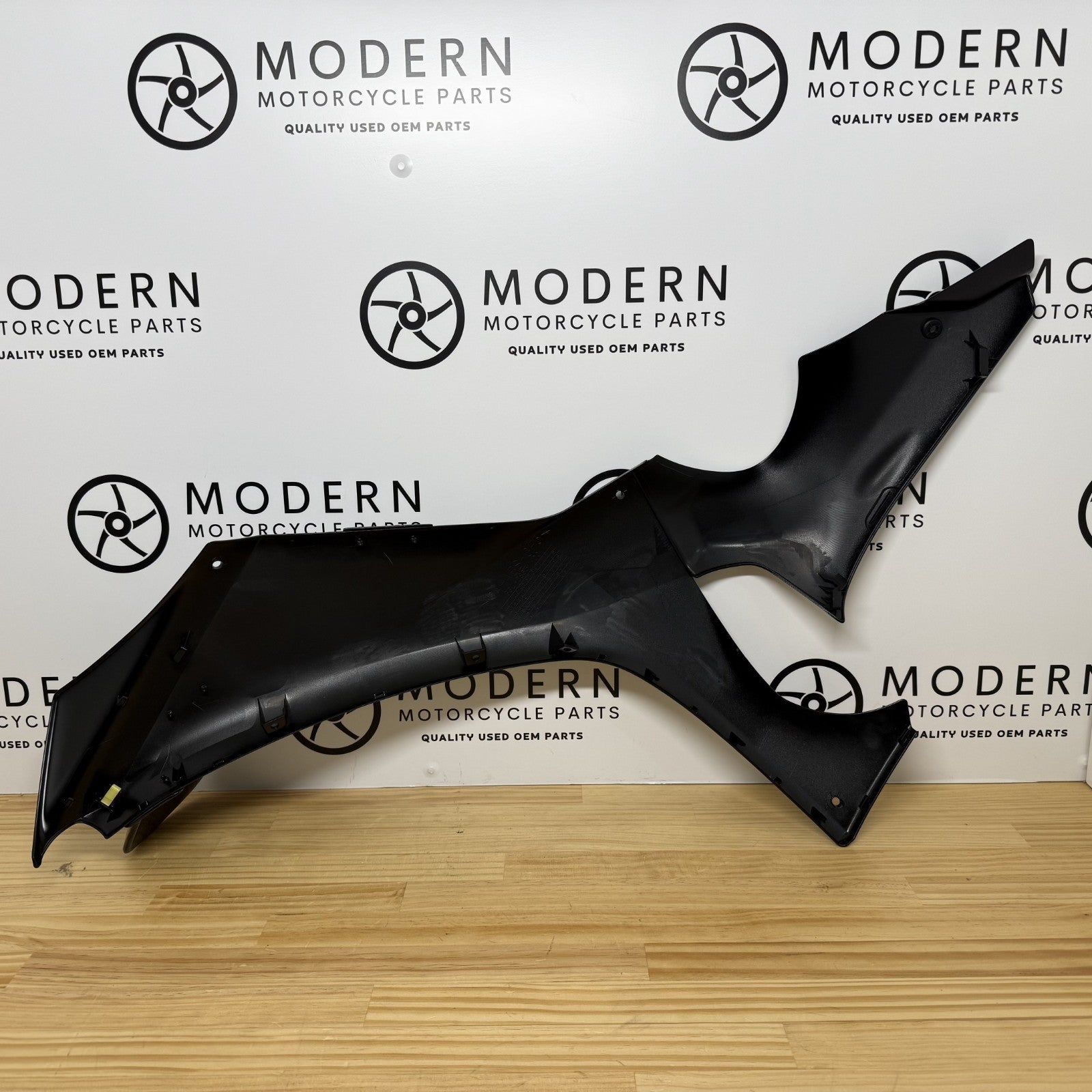 Yamaha YZF-R1 2025+ Right Fairing and Carbon Winglet Genuine OEM