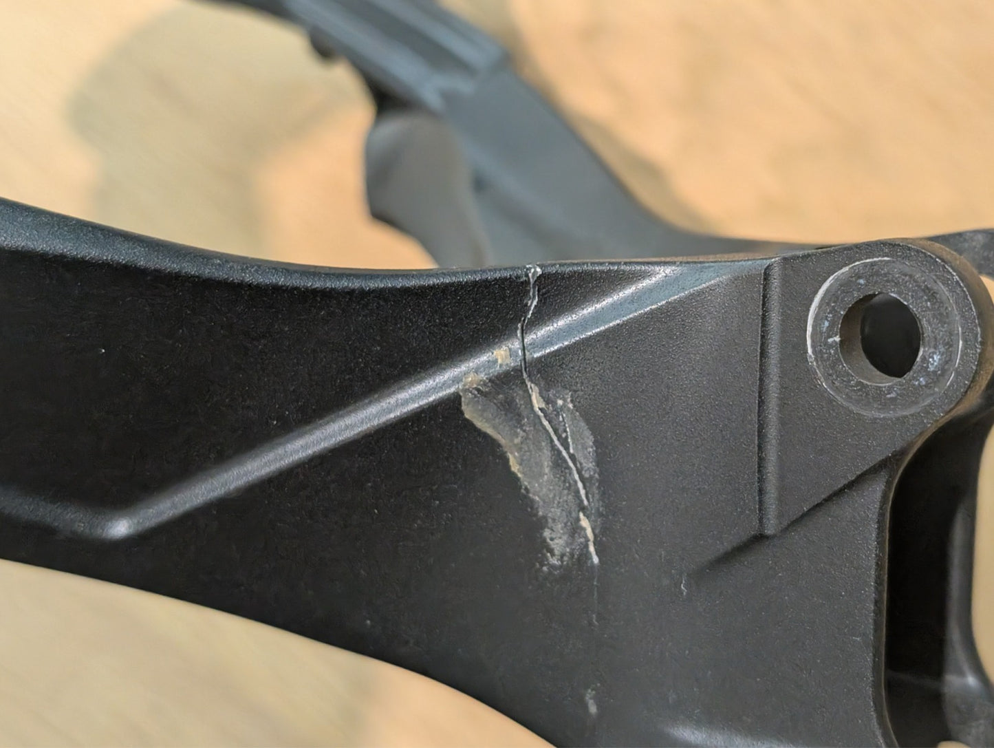 Suzuki GSXR1000 L1 L2 L3 2010 2016 Front Subframe 94511-47H00 Crack