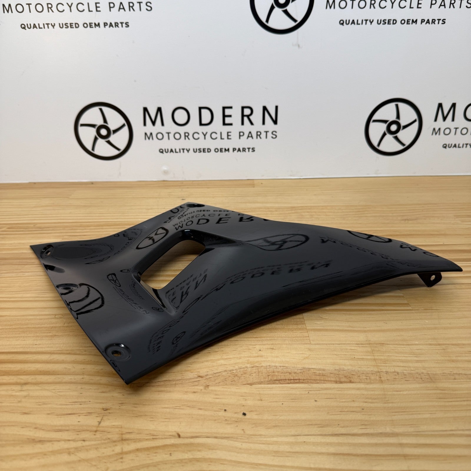 Yamaha YZF-R7 2022-2025 Left Lower Fairing Black BEB-2172G-00-33 Genuine OEM