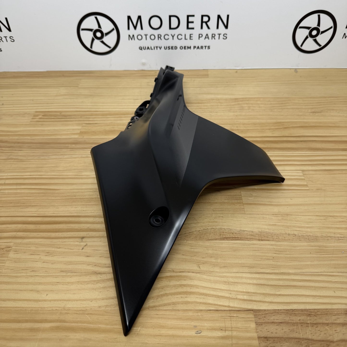 Yamaha YZF-R1 2020+ Right Fairing Inner  B3L-2842N-00-P0 Genuine OEM