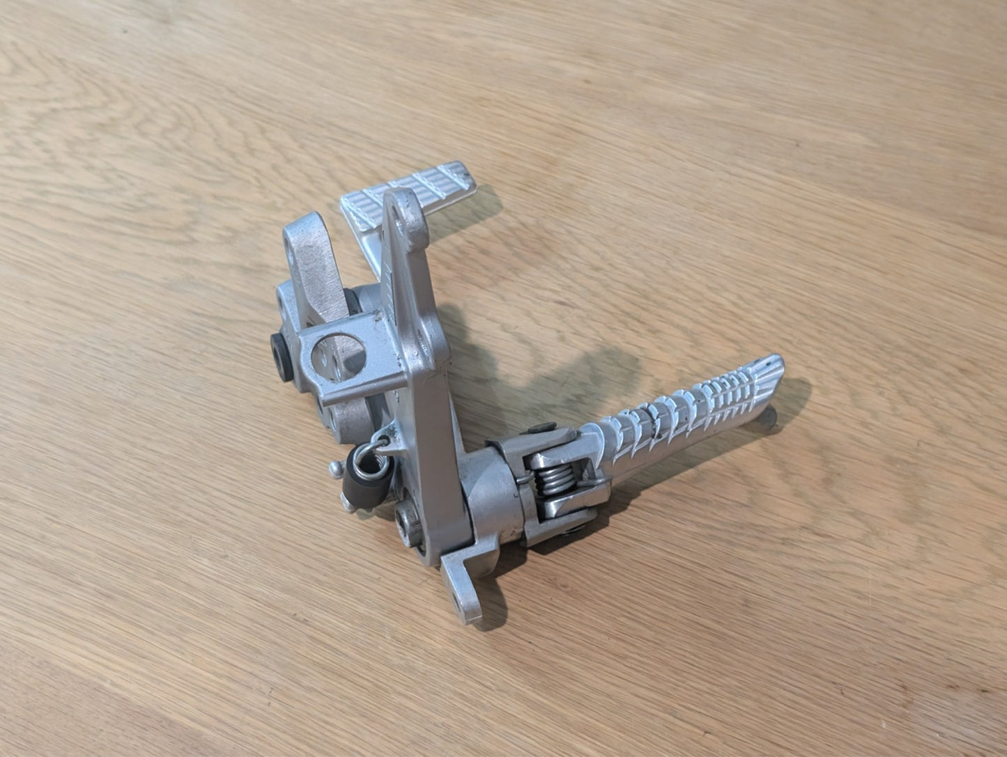 Suzuki GSXR1000 L1 L2 L3 2010 2016 Right Rearset OEM