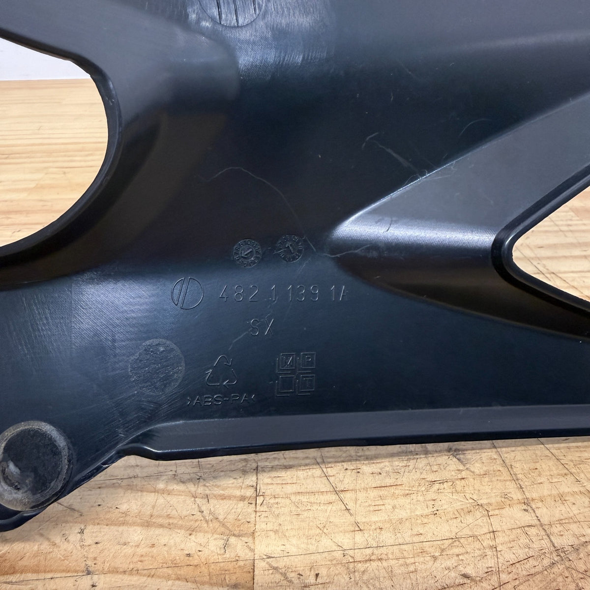 Ducati SBK 848 1098 1198 2007-2013 Left Seat Infill 48211391A Genuine OEM
