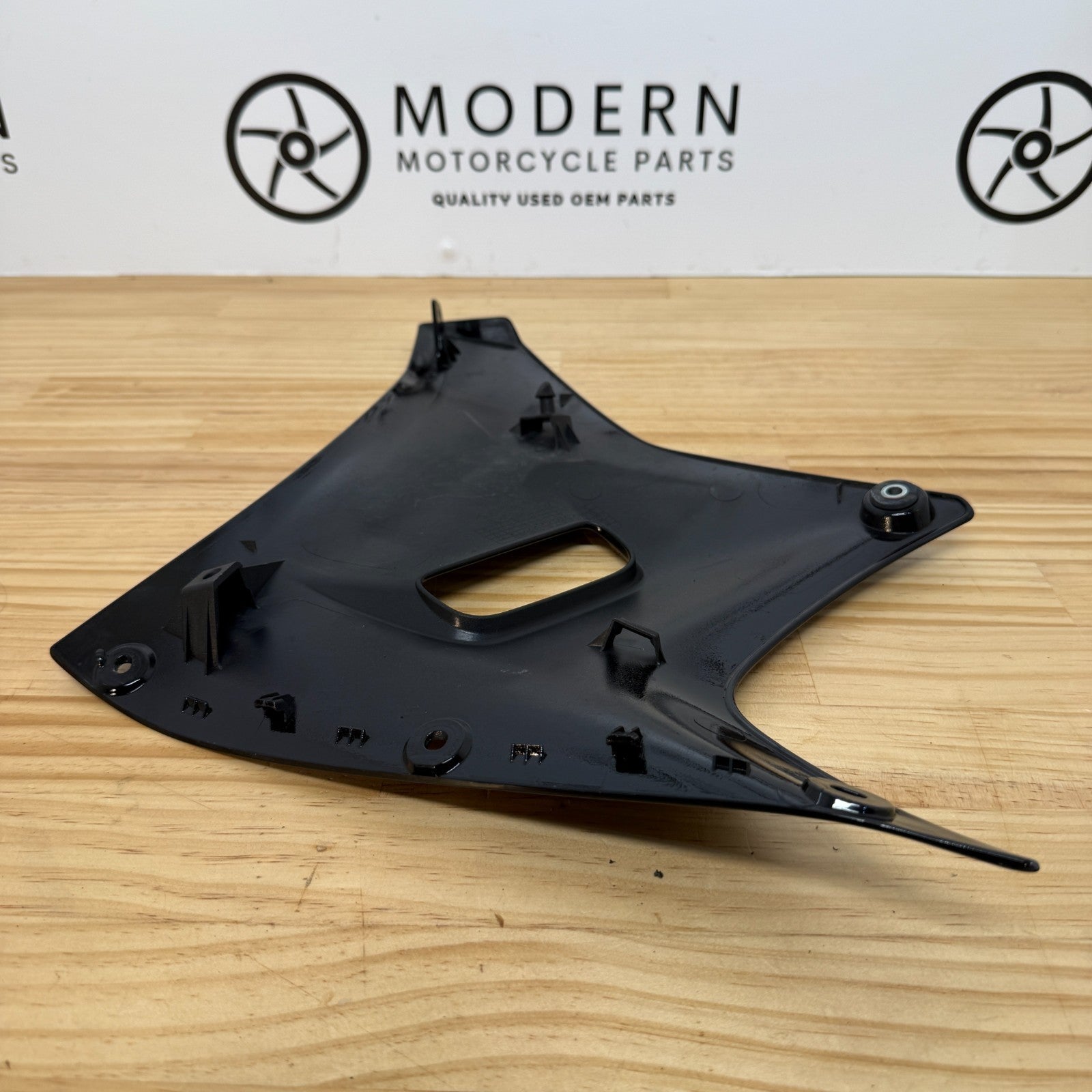 Yamaha YZF-R7 2022-2025 Left Lower Fairing Black BEB-2172G-00-33 Genuine OEM