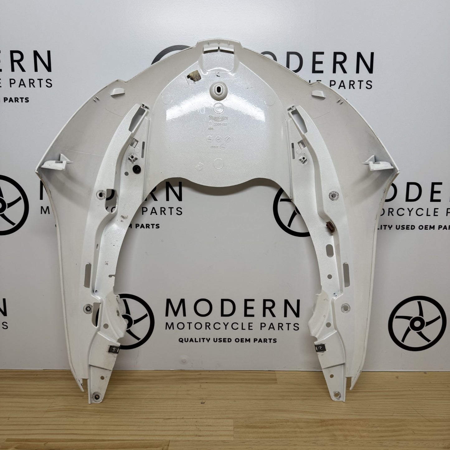 Triumph Daytona 675R 675 2013-2017 Cockpit Lower Fairing White T2309450 OEM