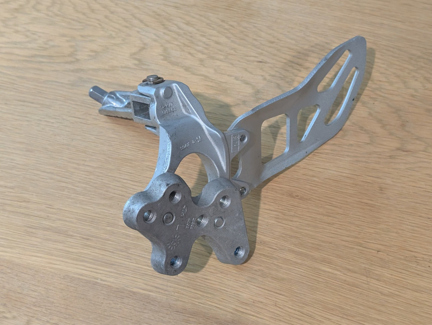 Suzuki GSXR1000 L1 L2 L3 2010 2016 Left Rearset OEM