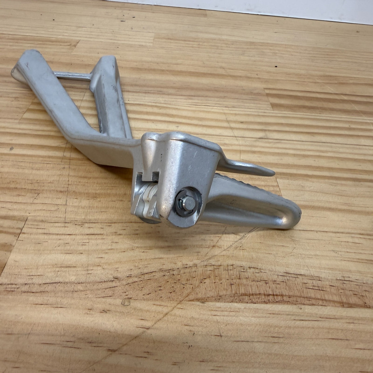 Ducati 848 1098 1198 SBK 2008-2012 Right Pillion Foot Rest 82411241a Genuine OEM