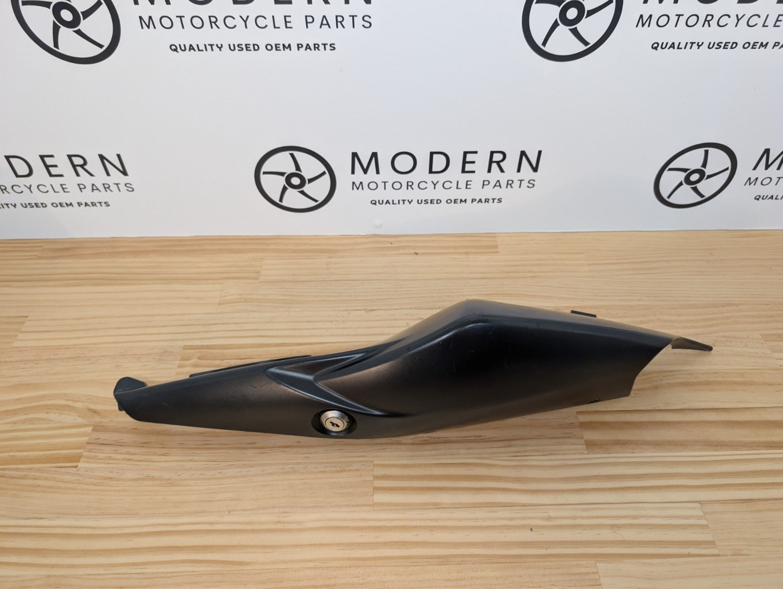 Suzuki GSXR1000 2007 2008 Left Rear Fairing Black 47210-21H01-YKV OEM