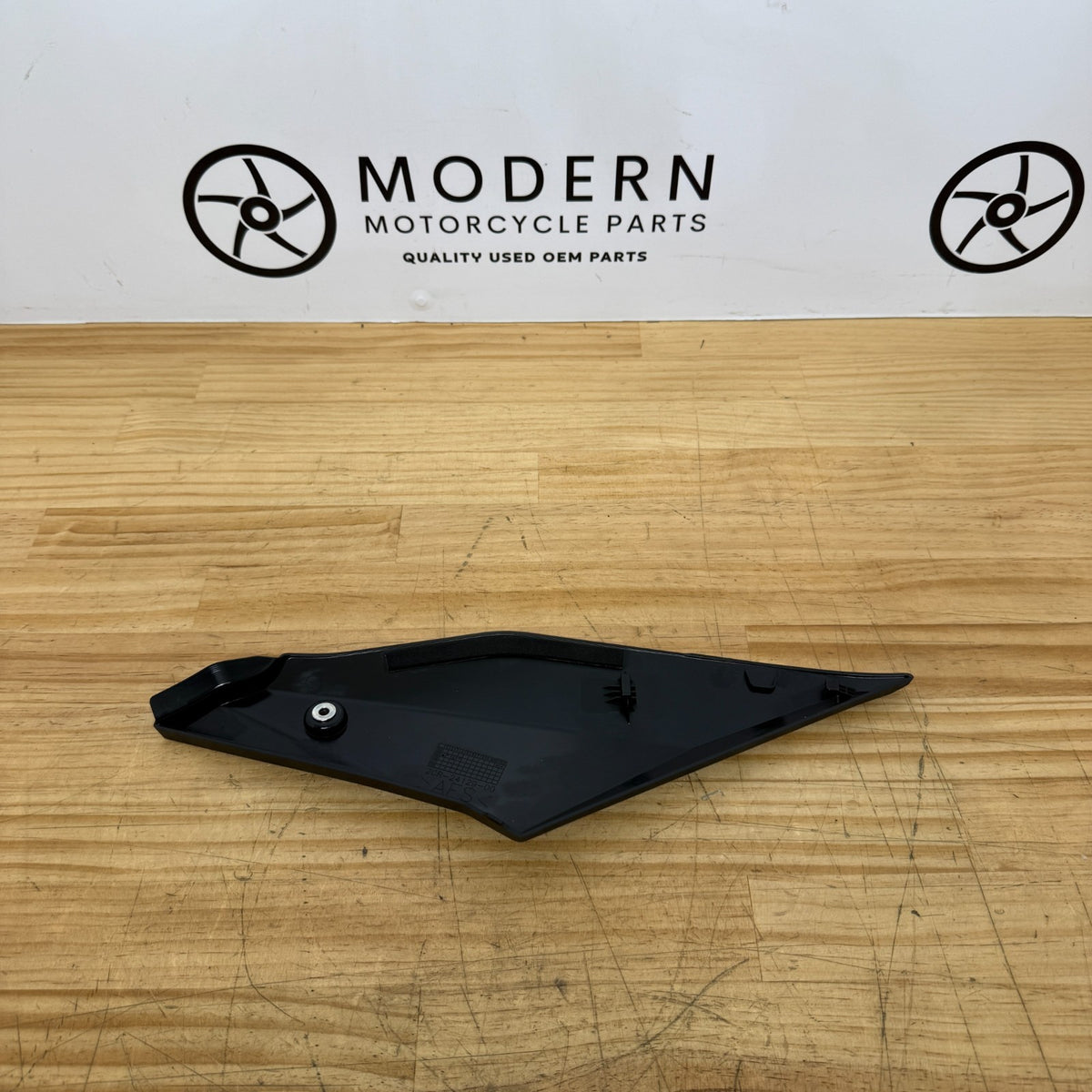 Yamaha YZF-R1 2015-2019 Left Fuel Tank Fairing 2CR-24106-00 Genuine OEM